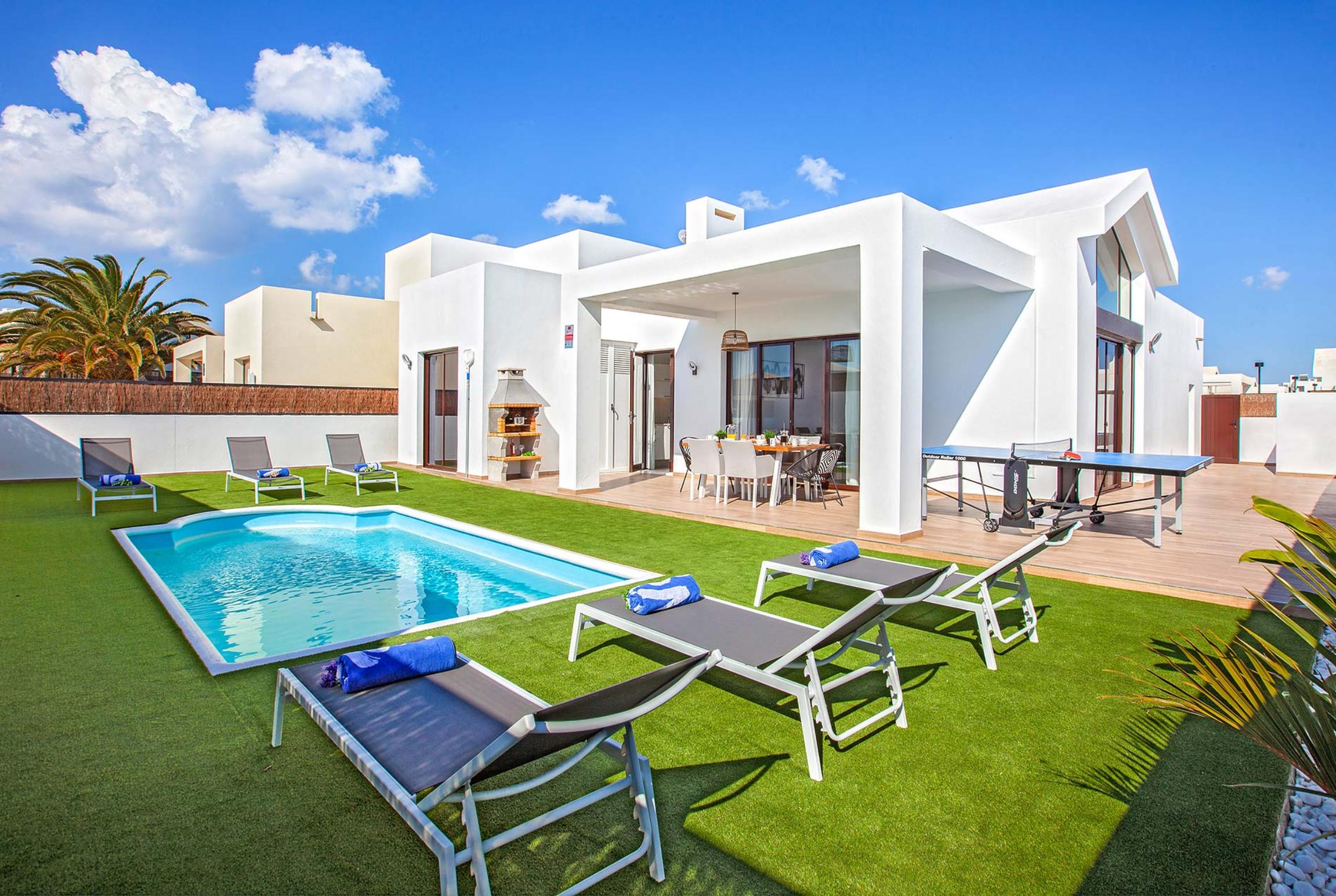 Property Image 1 - Modern, stylish villa in Playa Blanca