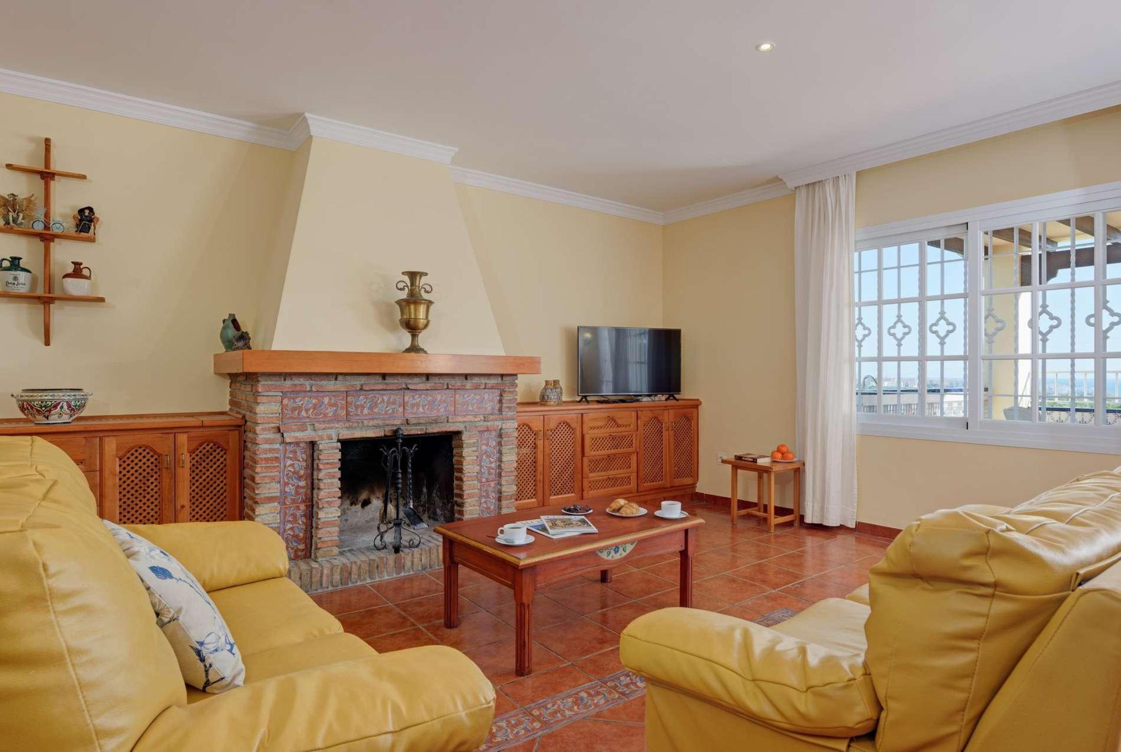Property Image 2 - Traditional villa ideal for families, with private pool, covered terrace & free Wi-Fi