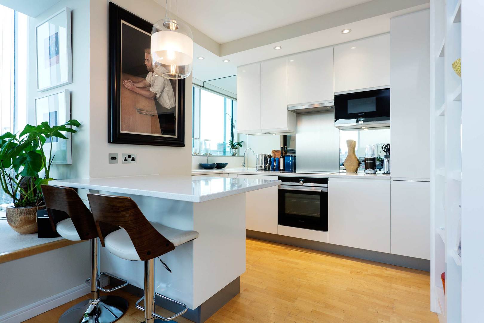 Property Image 2 - Beautifully Designed Flat close to the River Thames