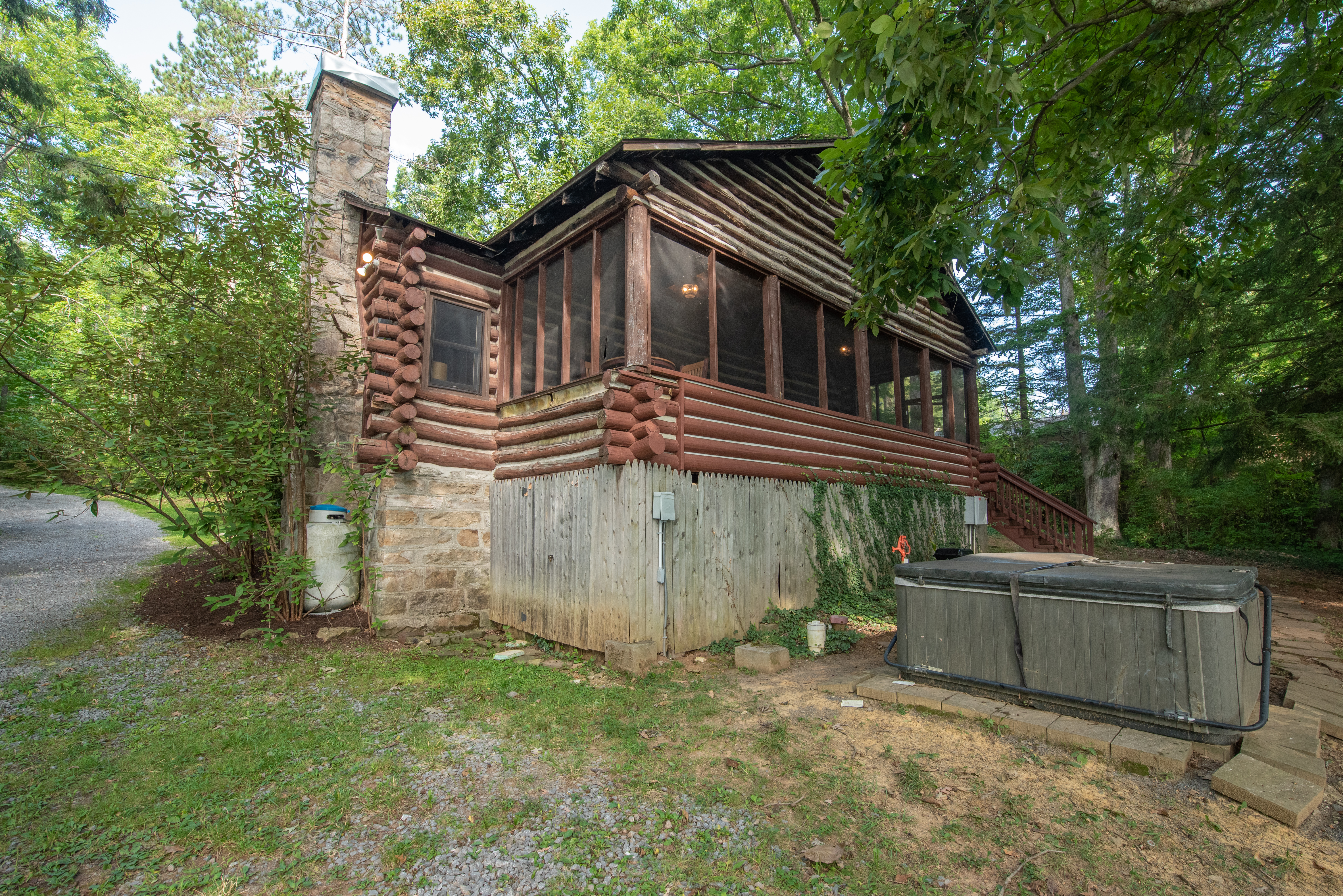 Property Image 1 - Tolson Cabin