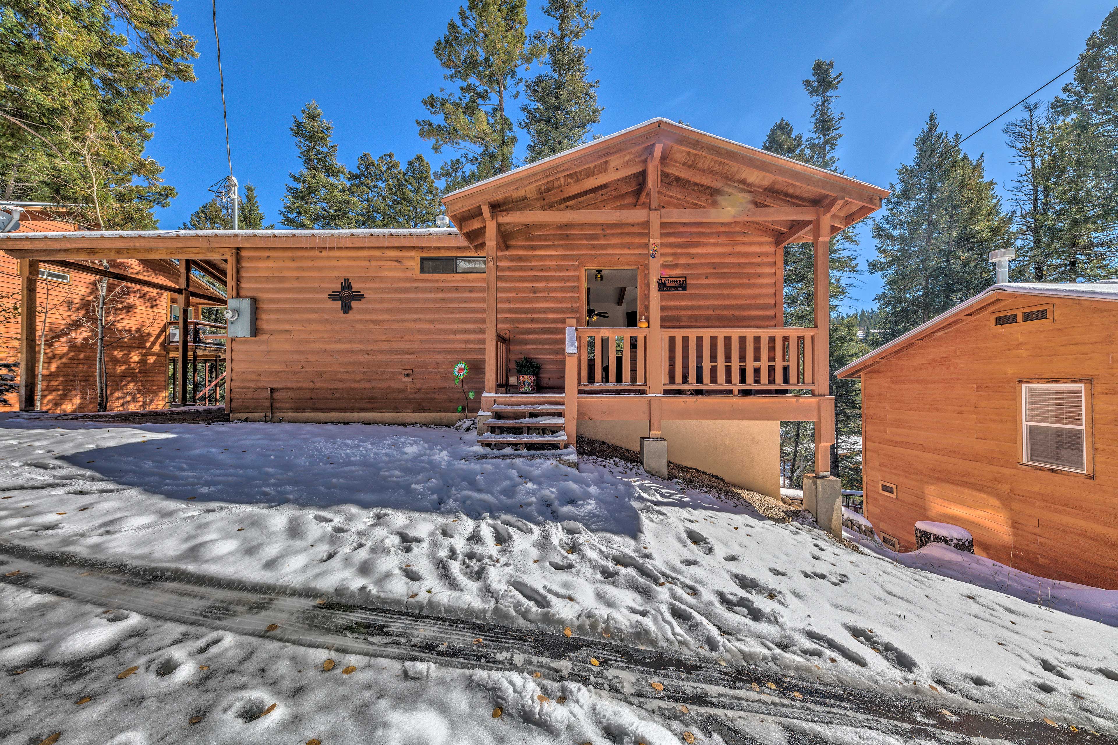 Property Image 1 - Charming ’Coppertop’ Cloudcroft Cabin: 3 Mi to Ski
