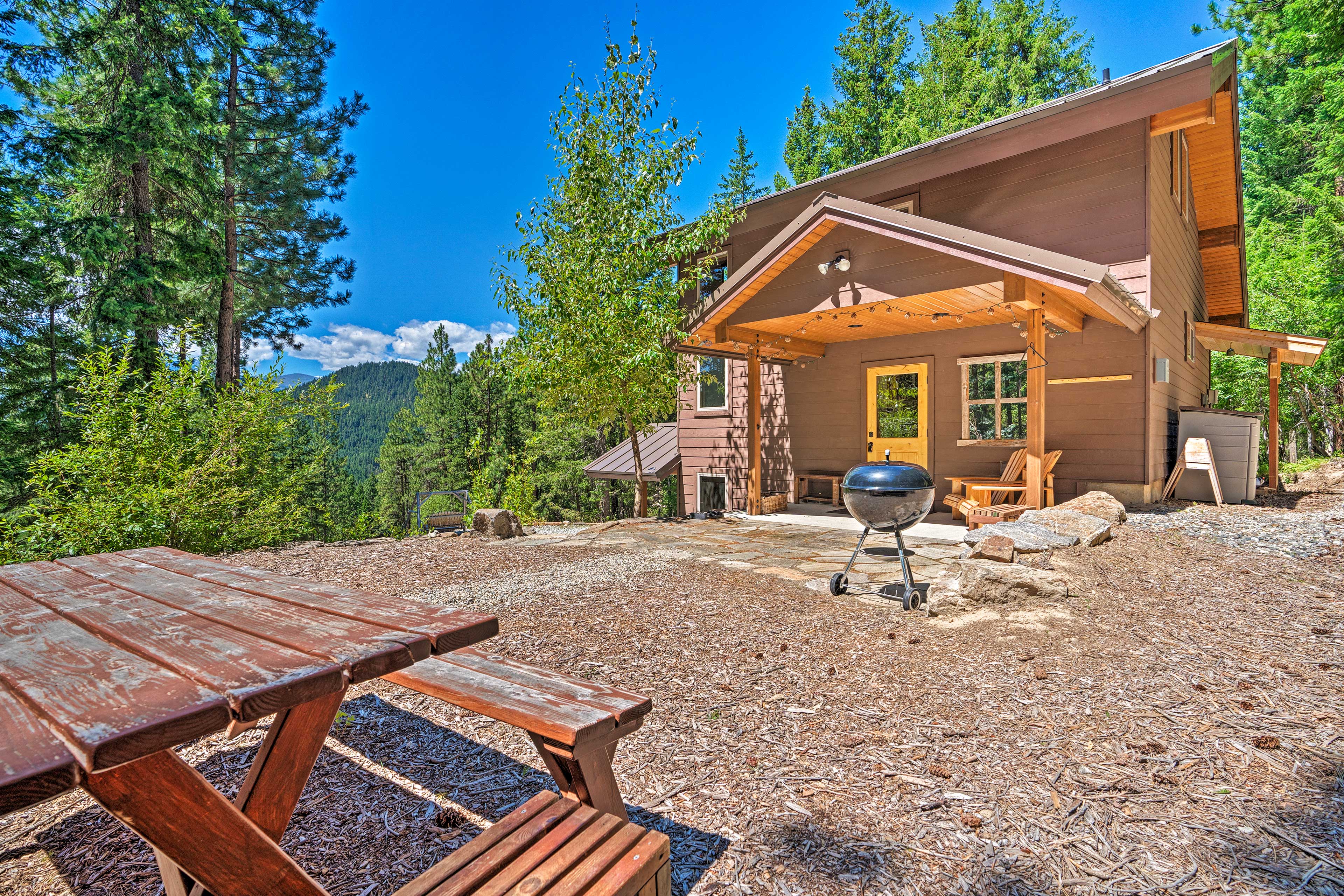 Property Image 2 - Secluded Leavenworth Cabin w/ Mtn Views & Fire Pit