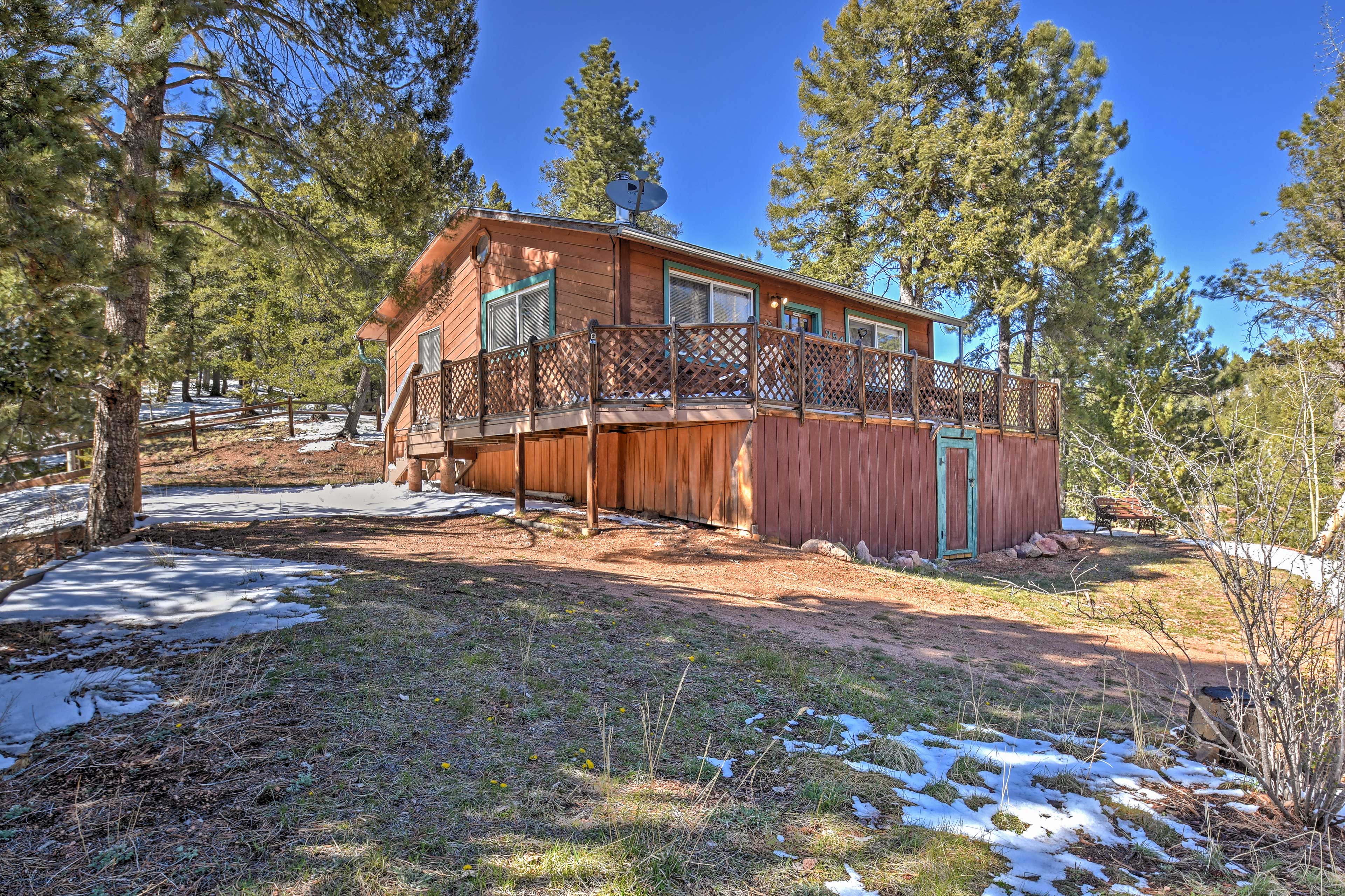 Property Image 2 - Cabin w/ Mtn Views - 5 Mi to Mueller State Park!