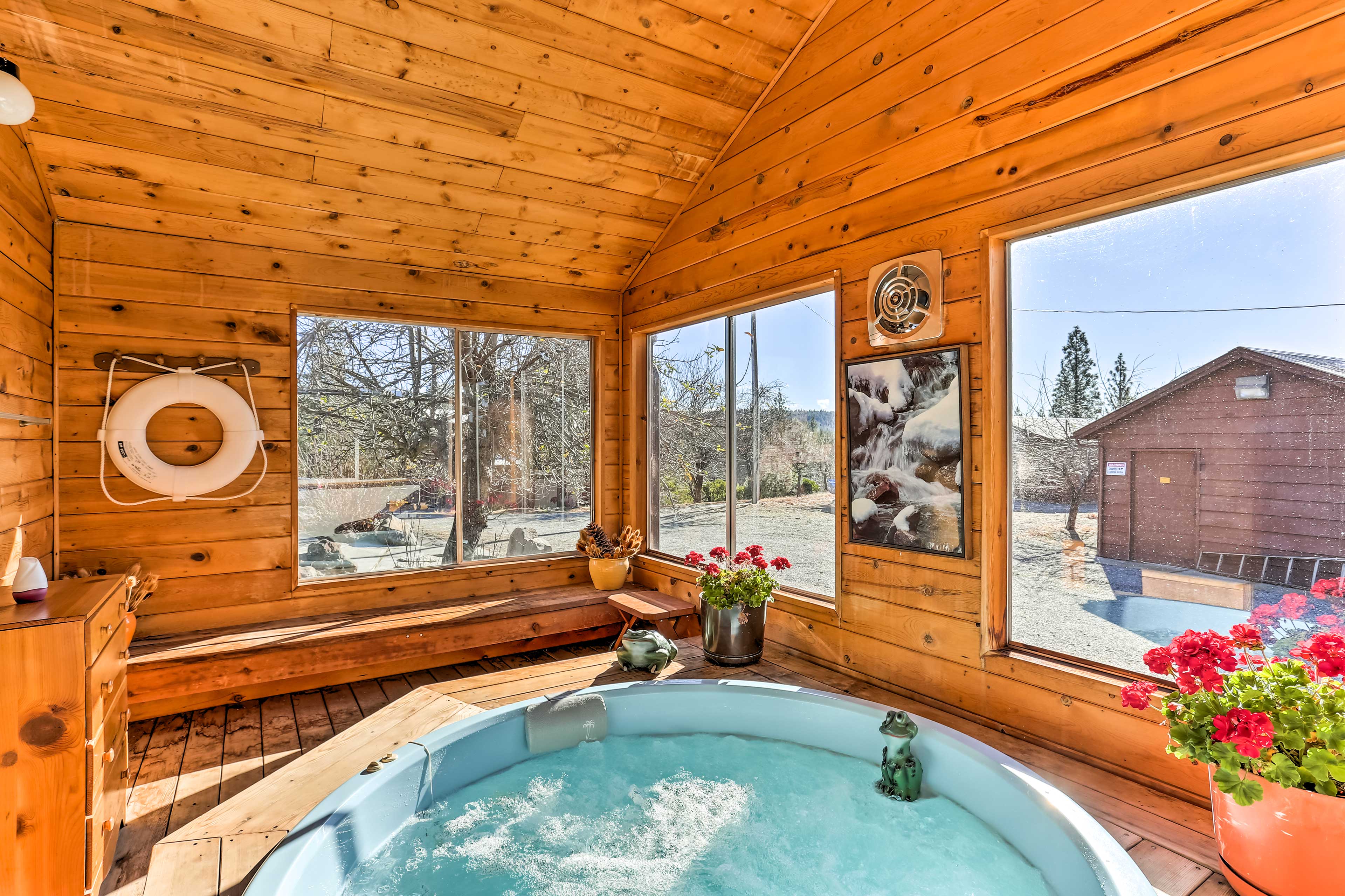 Property Image 2 - Paynes Creek Home w/ Hot Tub and Views!