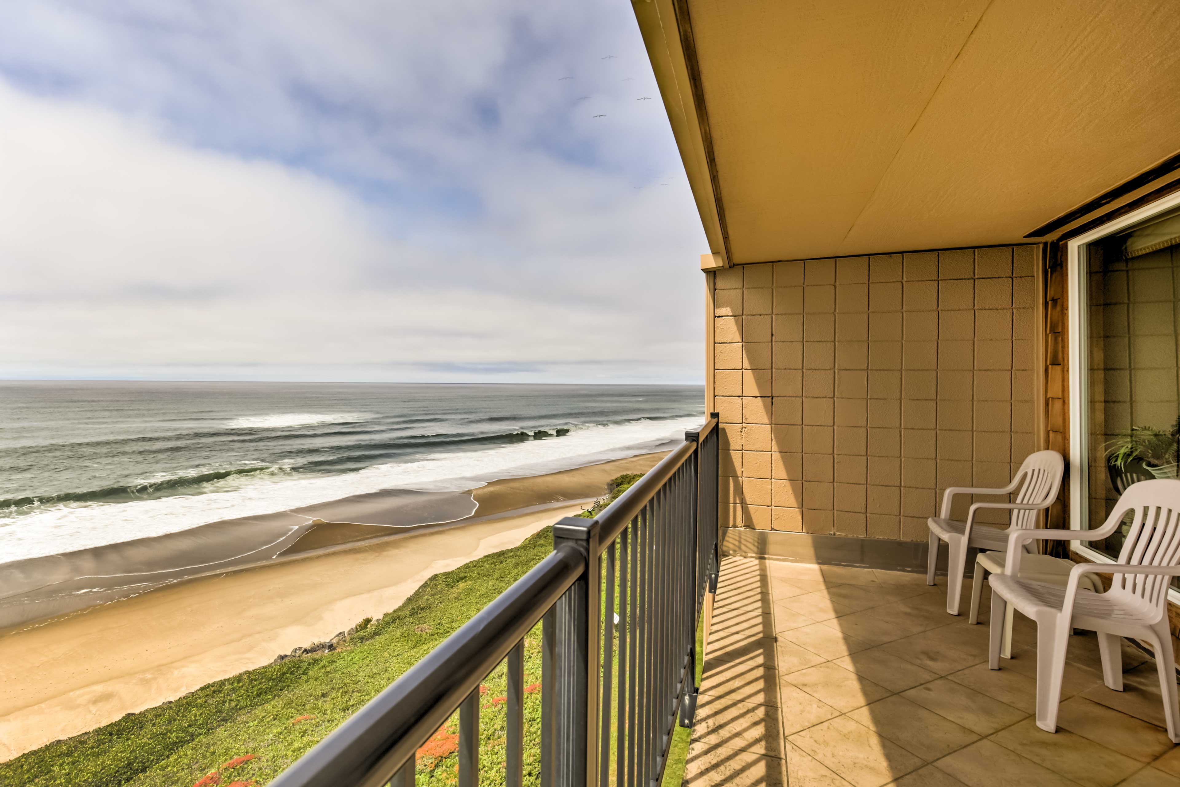 Property Image 2 - Resort-Style Lincoln Beach Condo w/Balcony & View!