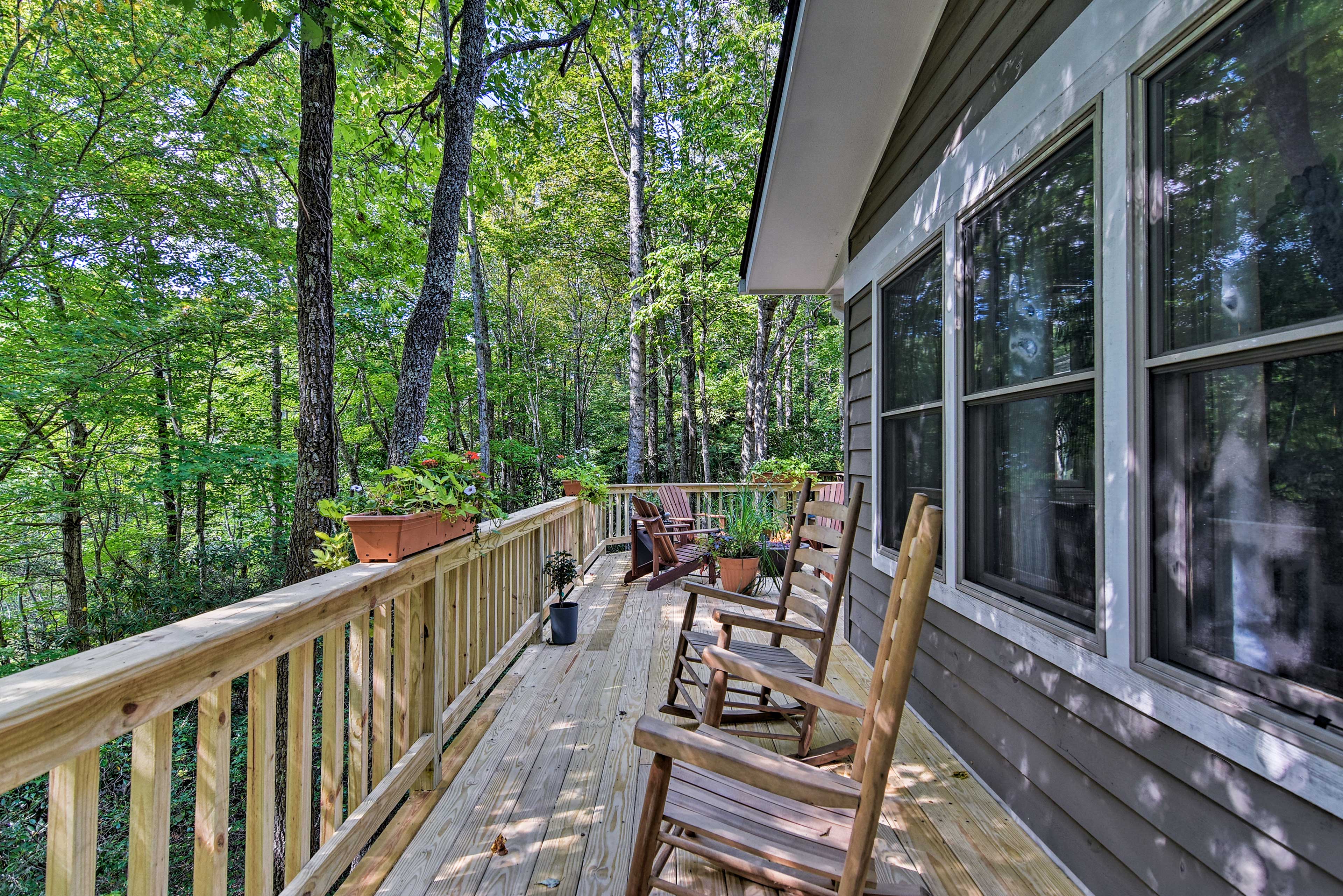 Property Image 2 - Cozy Hideaway w/Grill & Firepit, 17Mi to Asheville