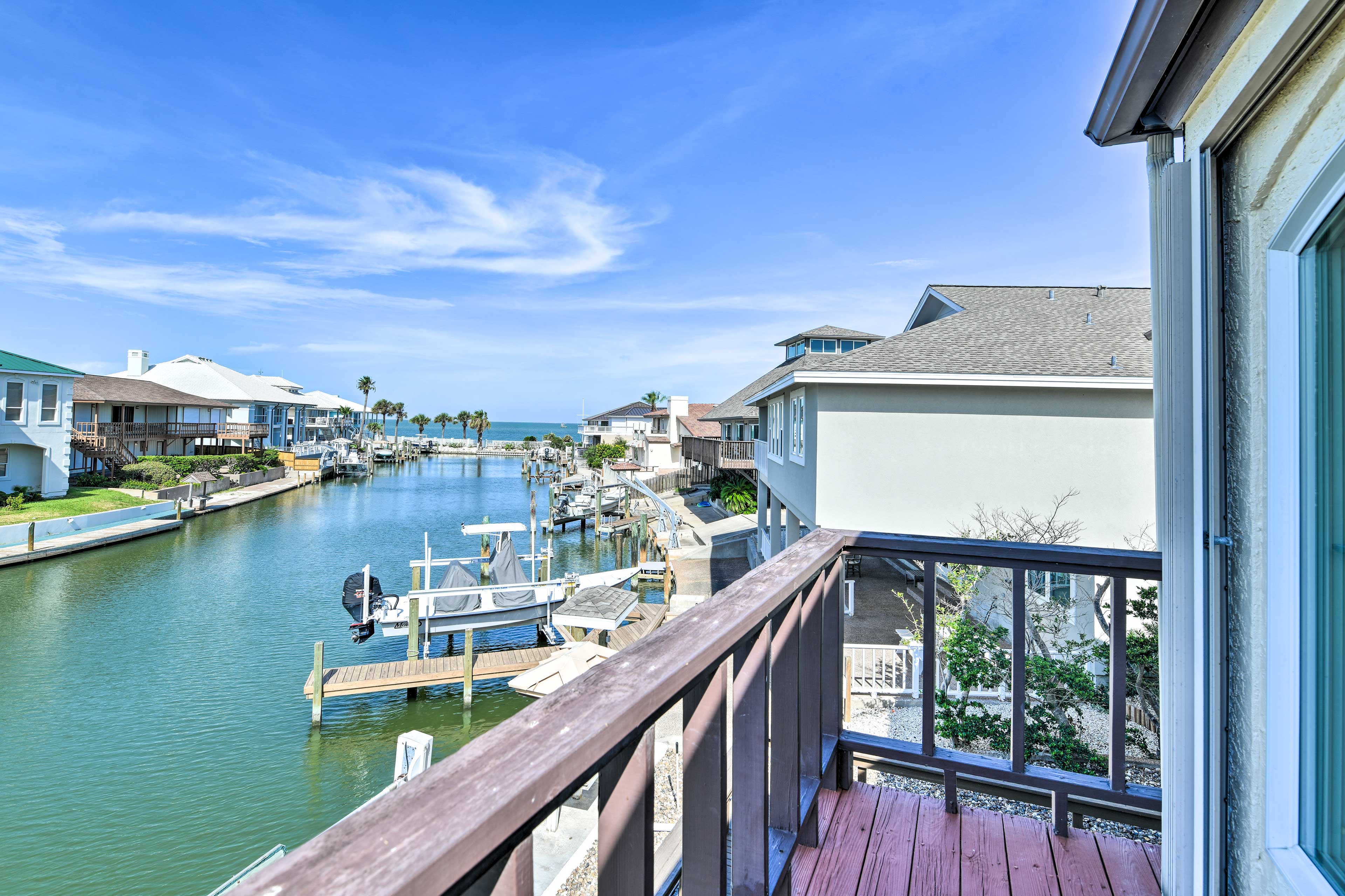 Property Image 1 - Gorgeous Waterfront Getaway in Key Allegro!