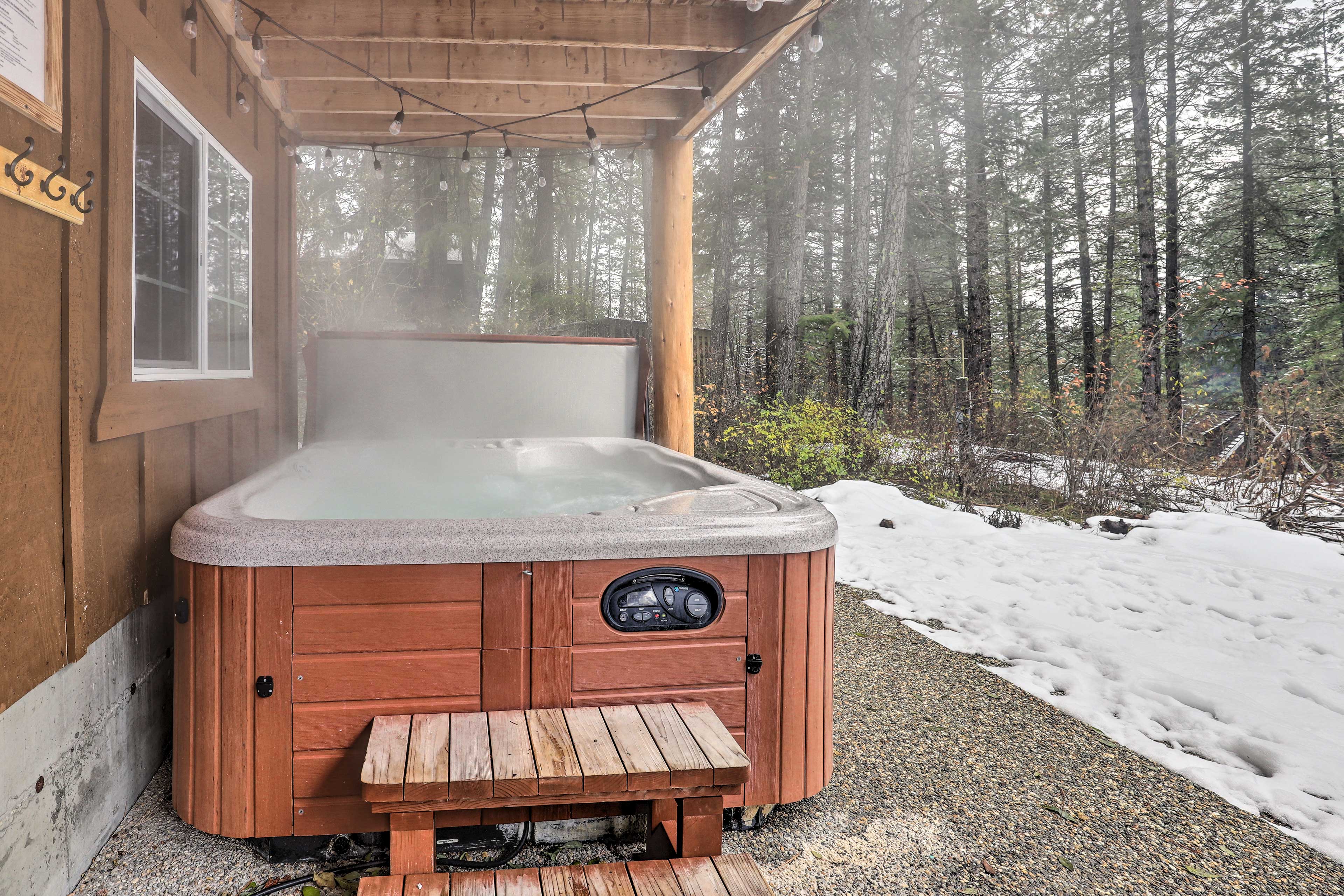 Property Image 2 - Beautiful Leavenworth Cabin Getaway w/ Hot Tub!