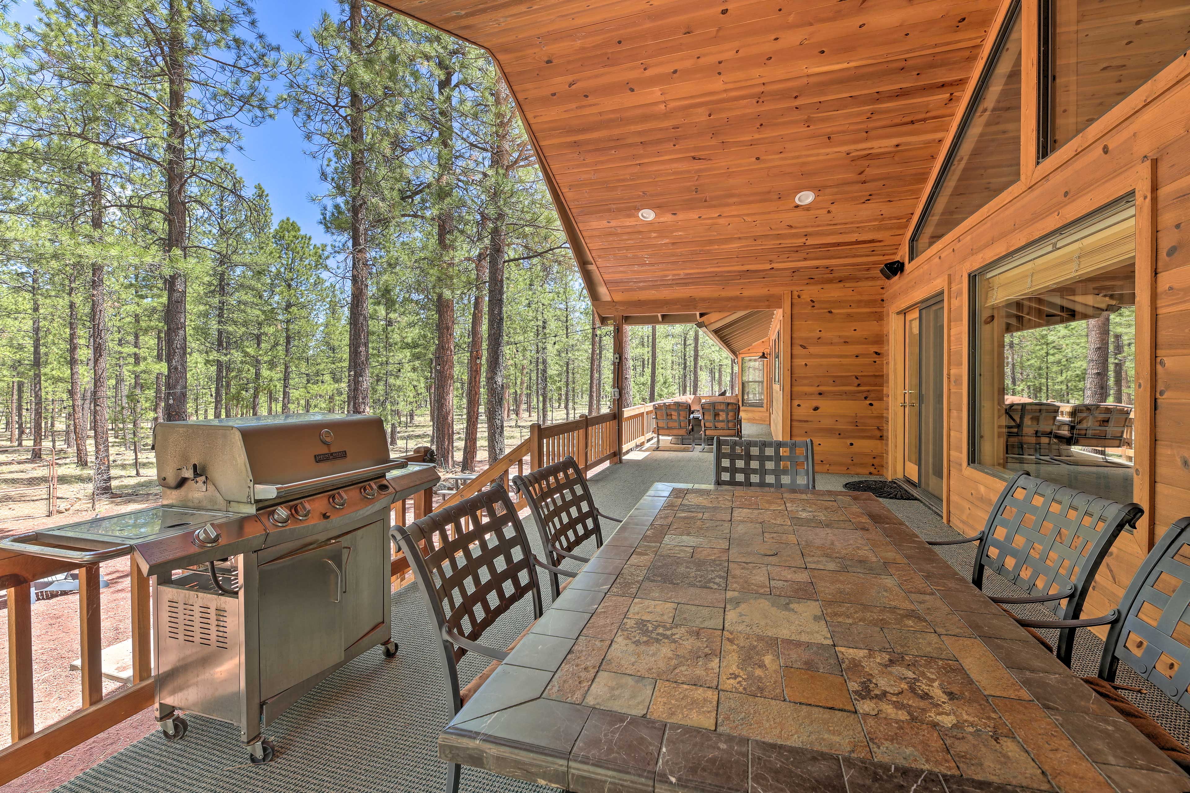 Property Image 2 - Expansive Pinetop Cabin w/ Fireplace + Grill!
