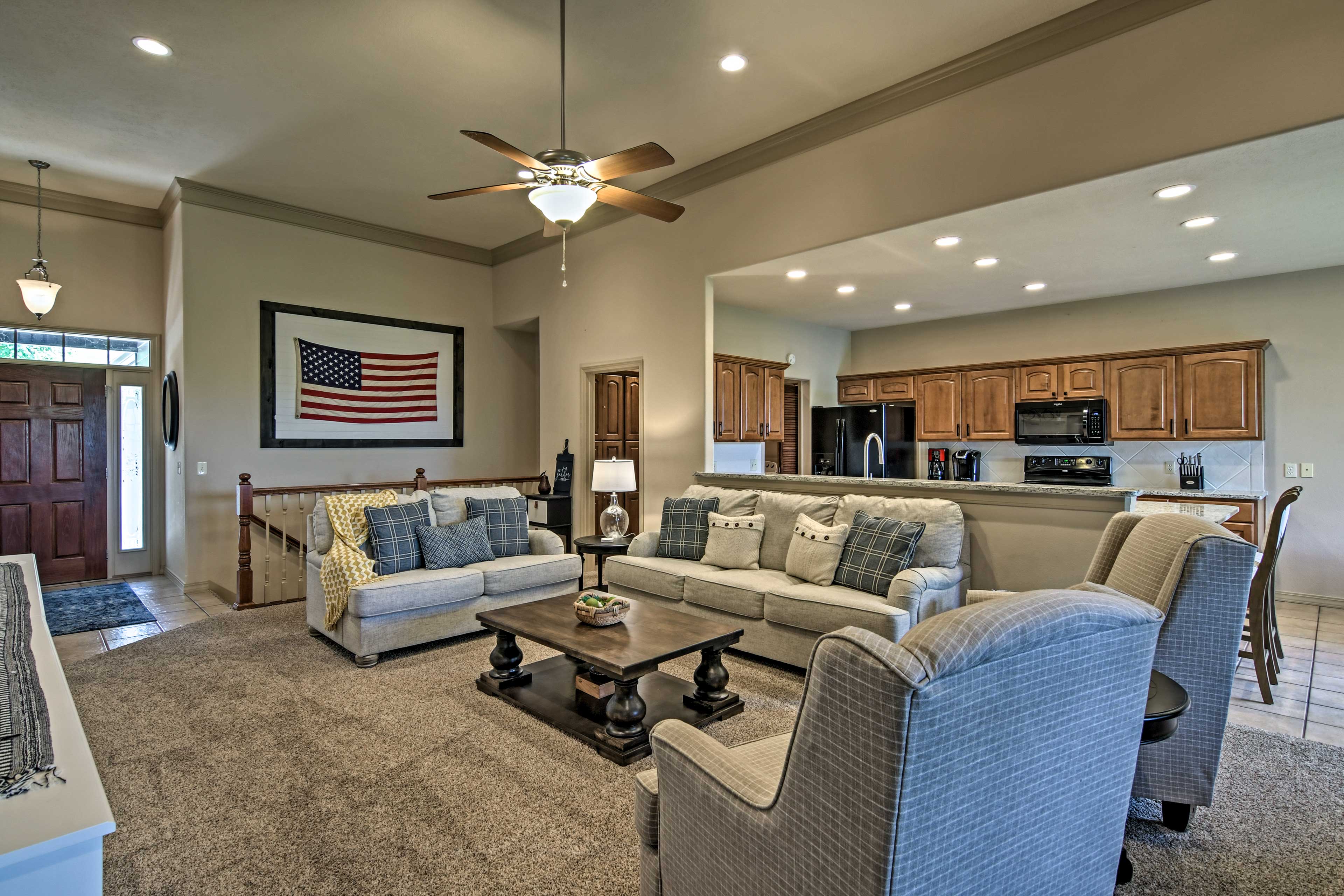 Property Image 1 - Expansive Townhome w/ Game Room & Community Pool