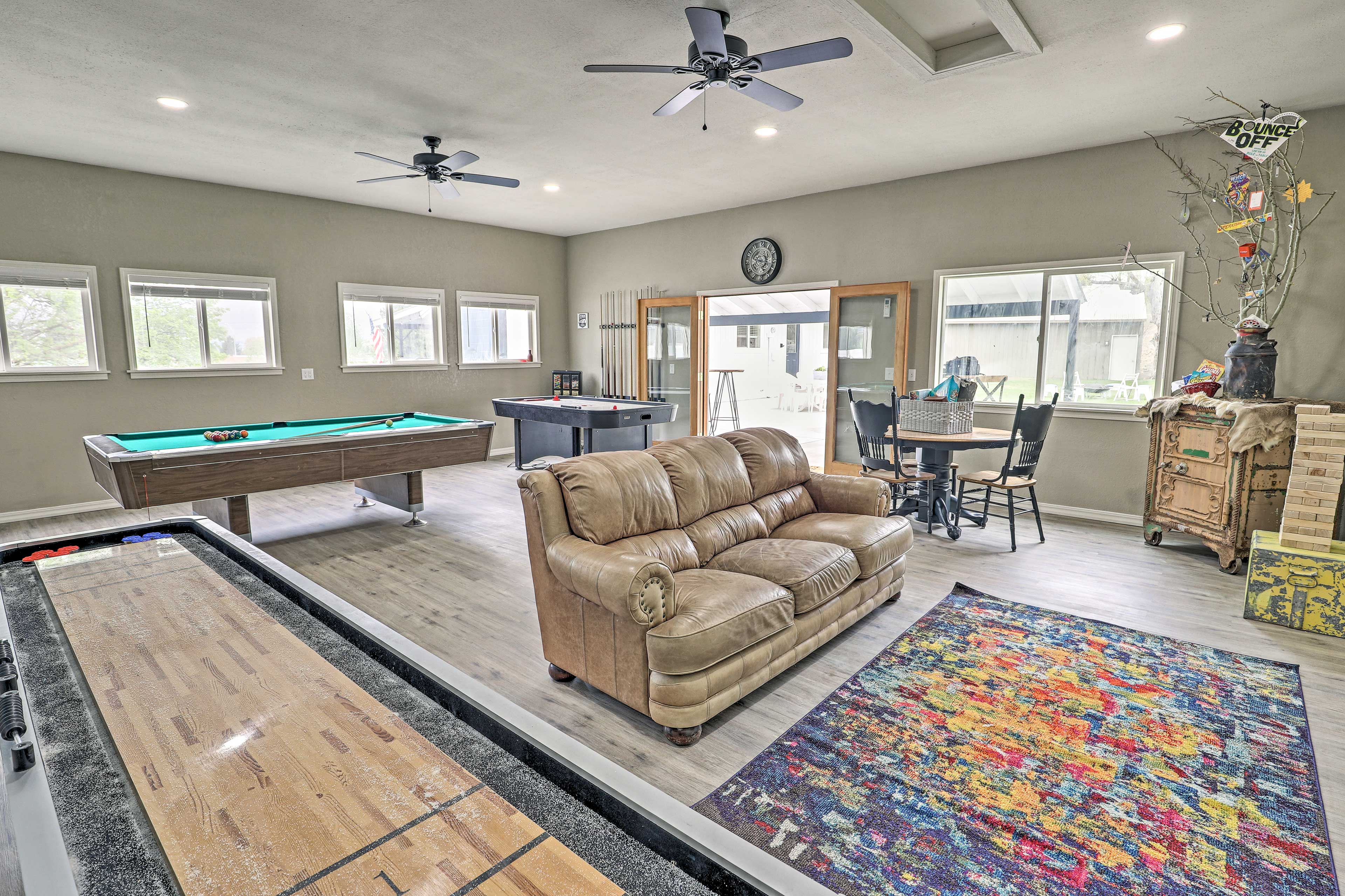 Property Image 2 - Epic Family Getaway w/ Pool, Game Room & Fire Pit!