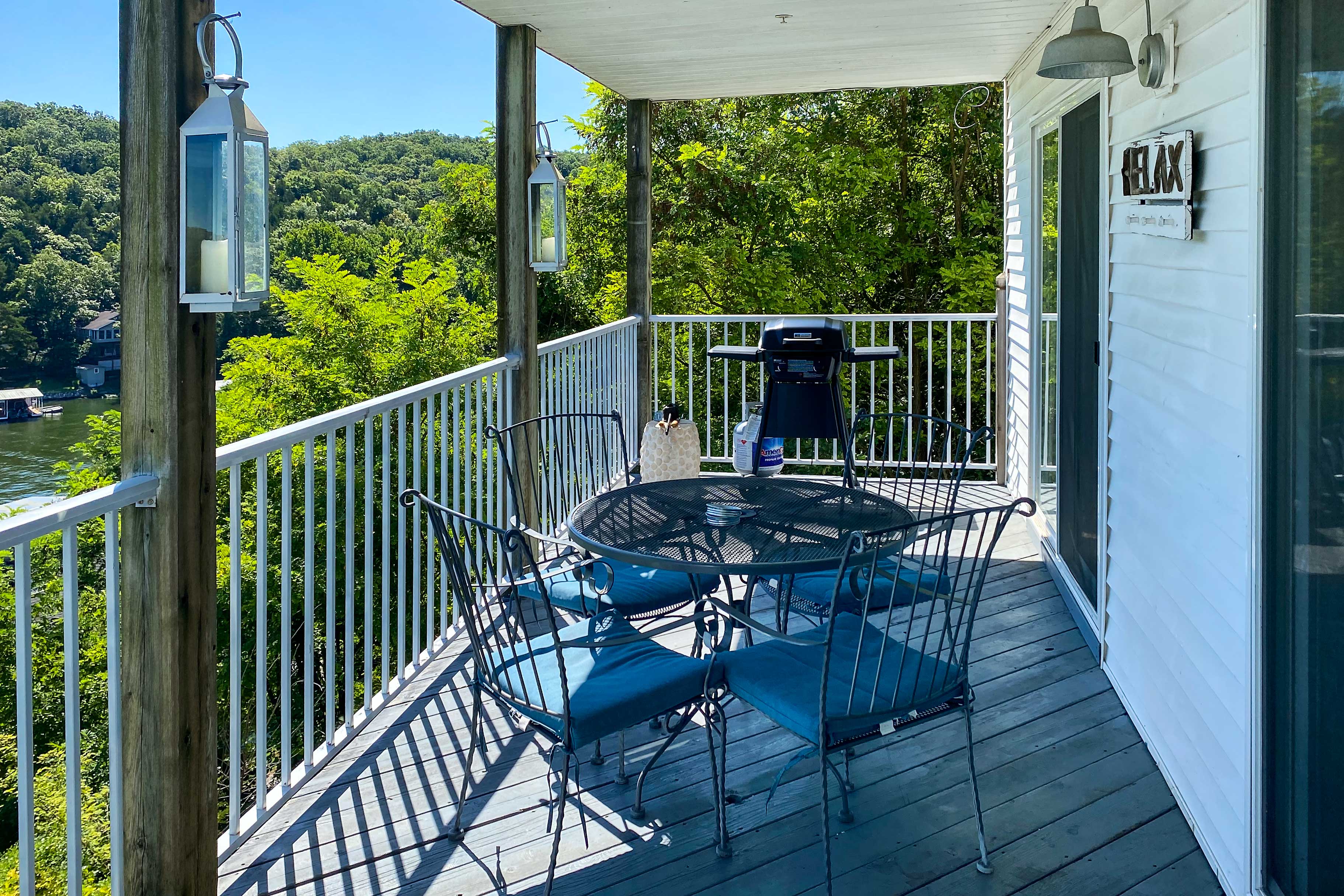 Property Image 2 - Cozy Lakefront Condo with Balcony & Pool Access!