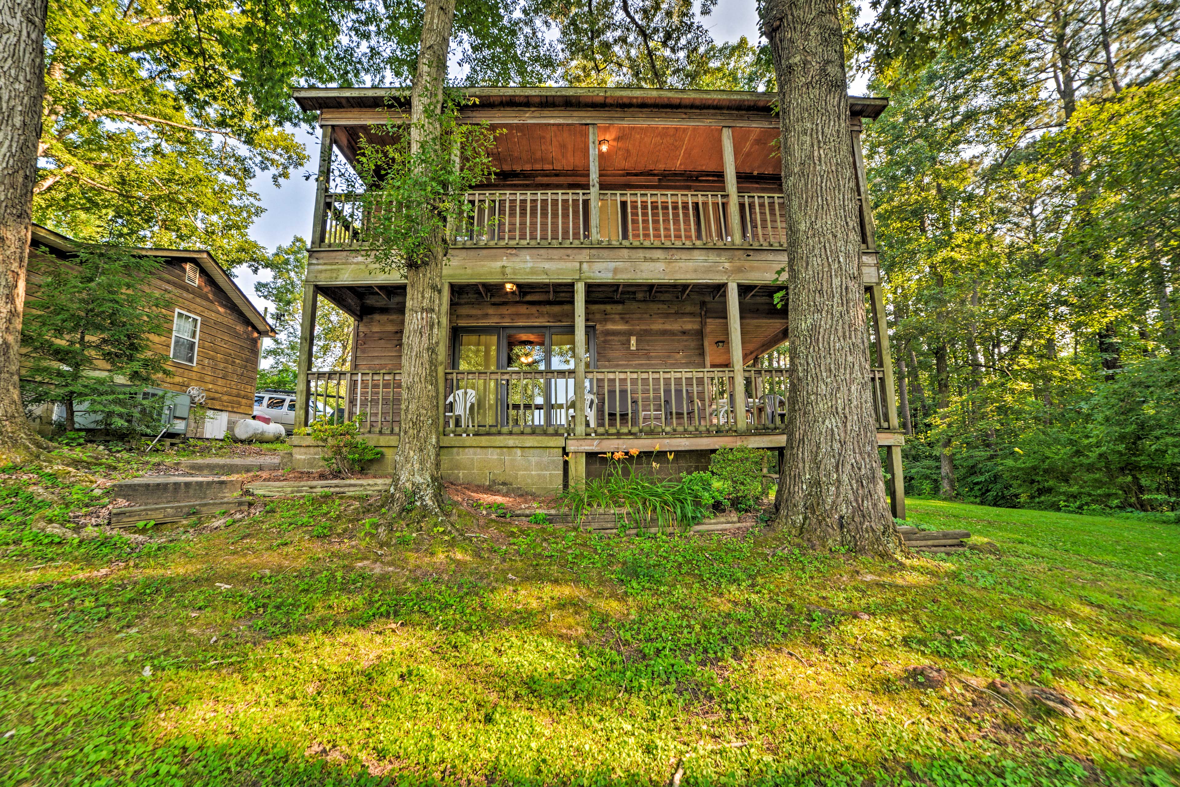 Property Image 2 - Pleasant View Resort Cabin on Kentucky Lake!