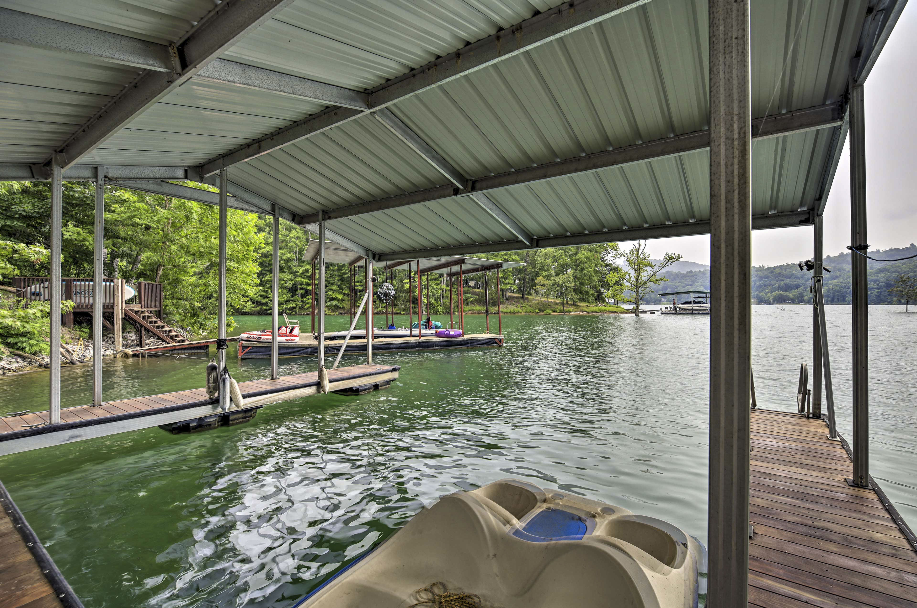 Property Image 2 - Lakefront Cottage with Private Double Dock