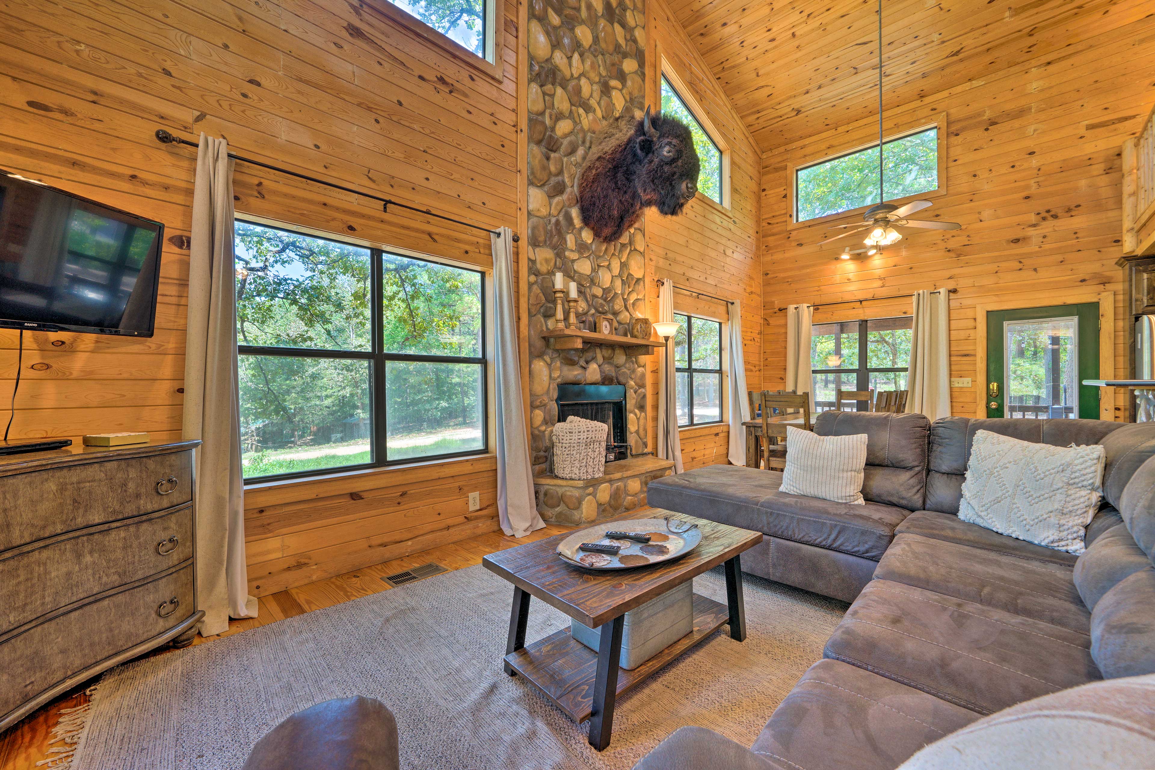 Property Image 1 - Picturesque Broken Bow Cabin w/ Hot Tub & Deck!