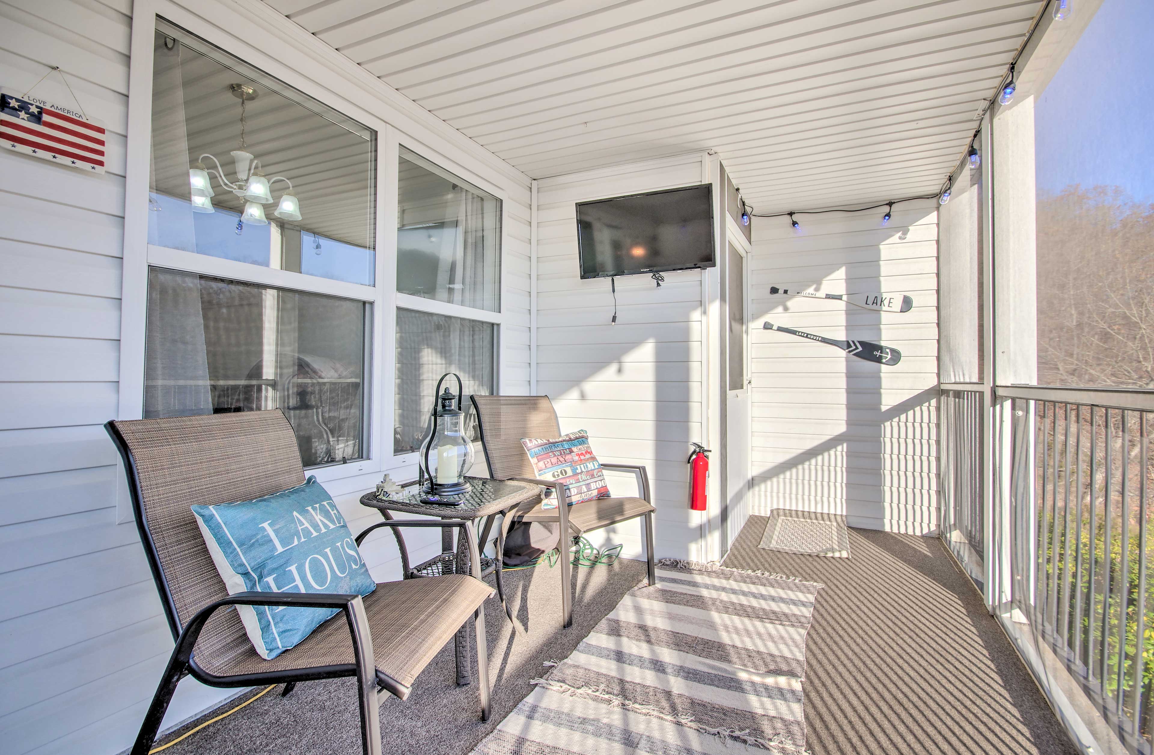 Property Image 2 - NEW! Comfy Waterfront Condo w/ Boat Slip & Balcony