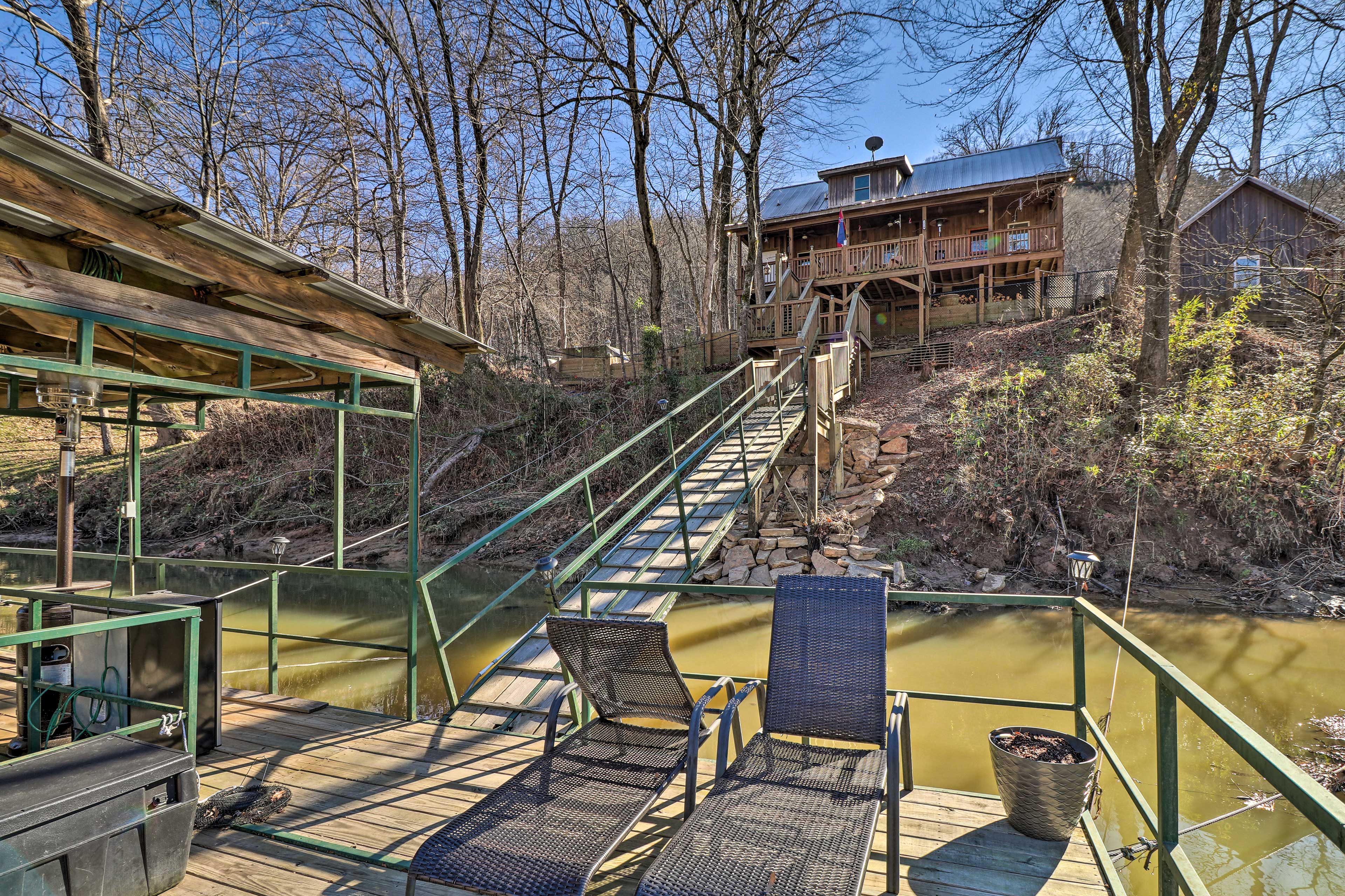 Riverfront Heber Springs Home: Spacious Deck!