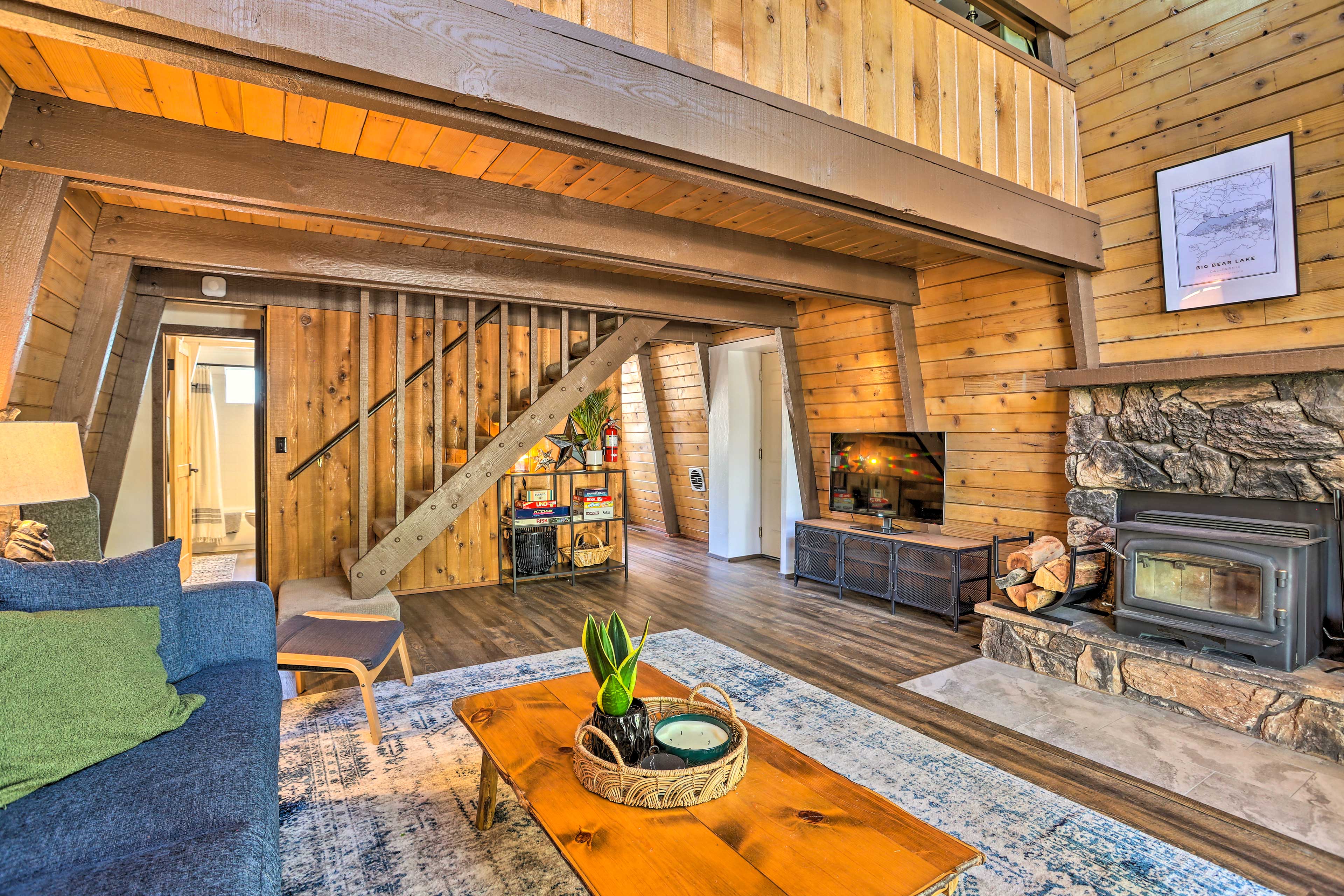 Property Image 1 - Charming Big Bear Lake Cottage w/ Deck: Hike & Ski