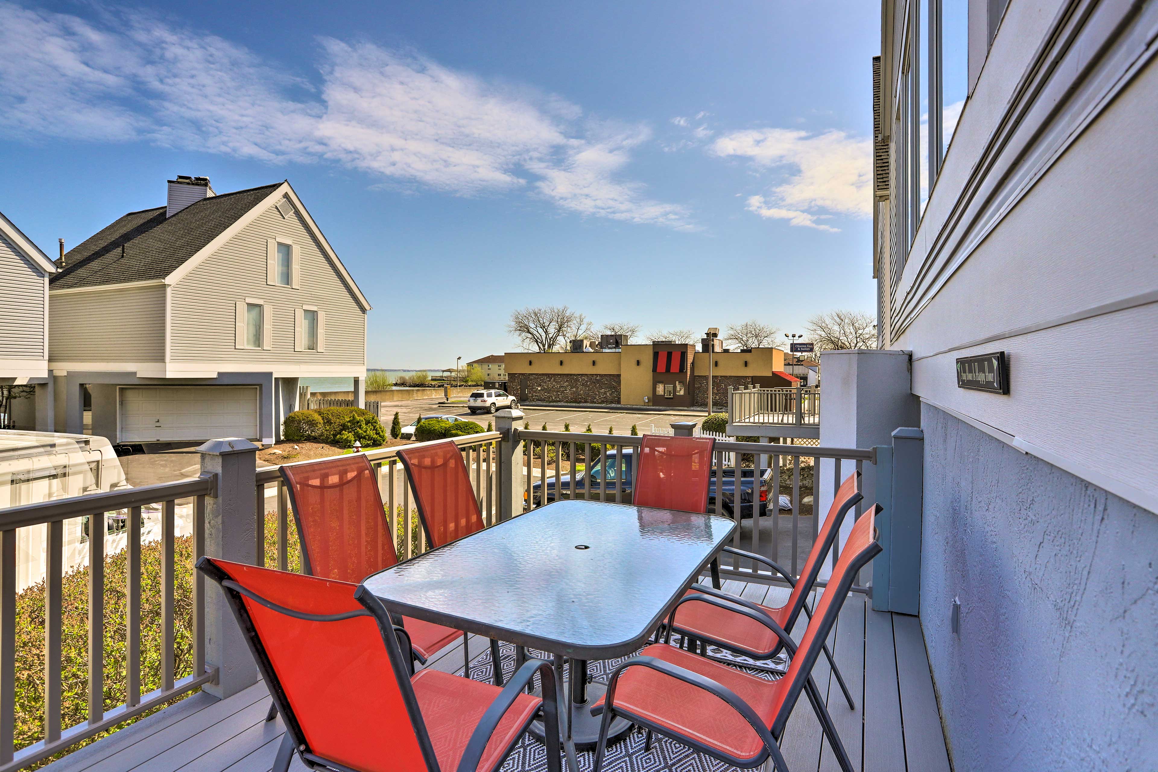 Welcoming Port Clinton Home w/ Private Deck!