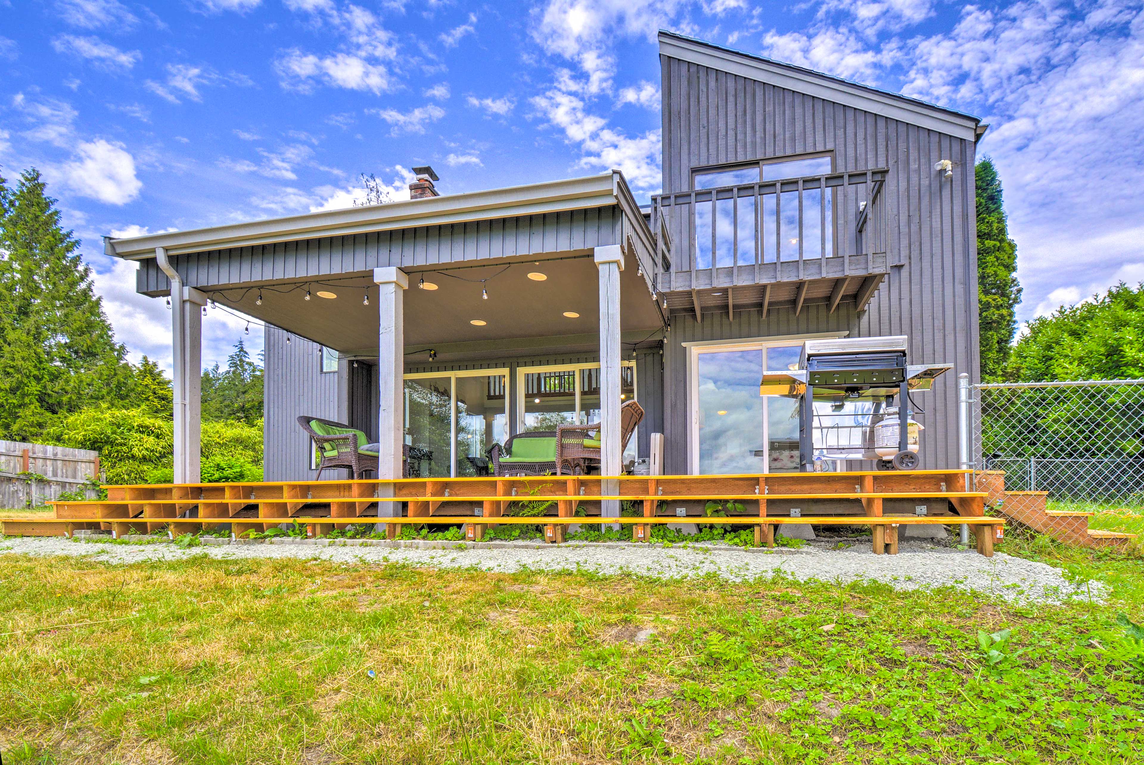 Property Image 1 - Stunning Hood Canal Getaway w/ Private Deck!