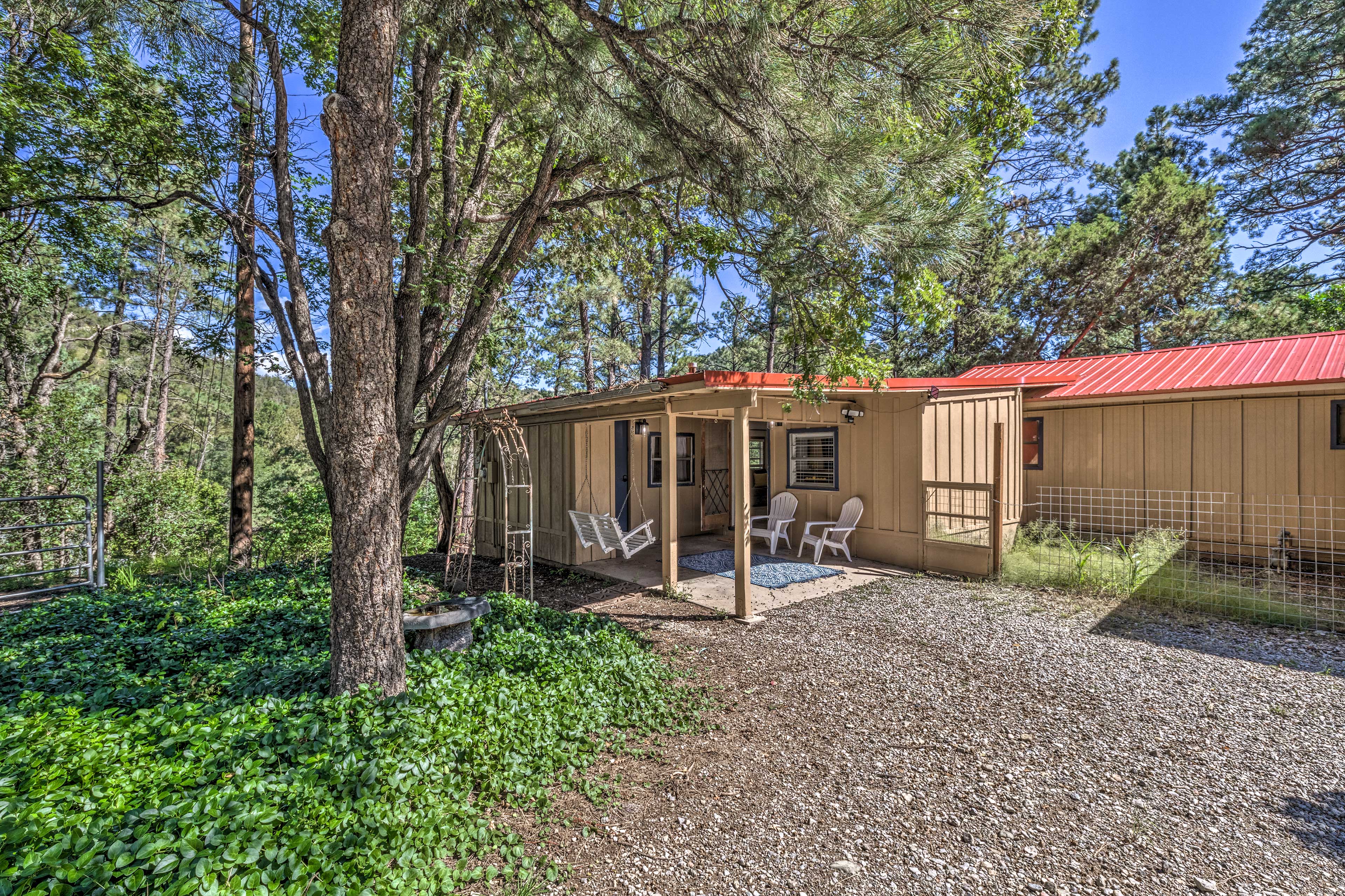 Ruidoso Cottage w/ River Views From Patio!