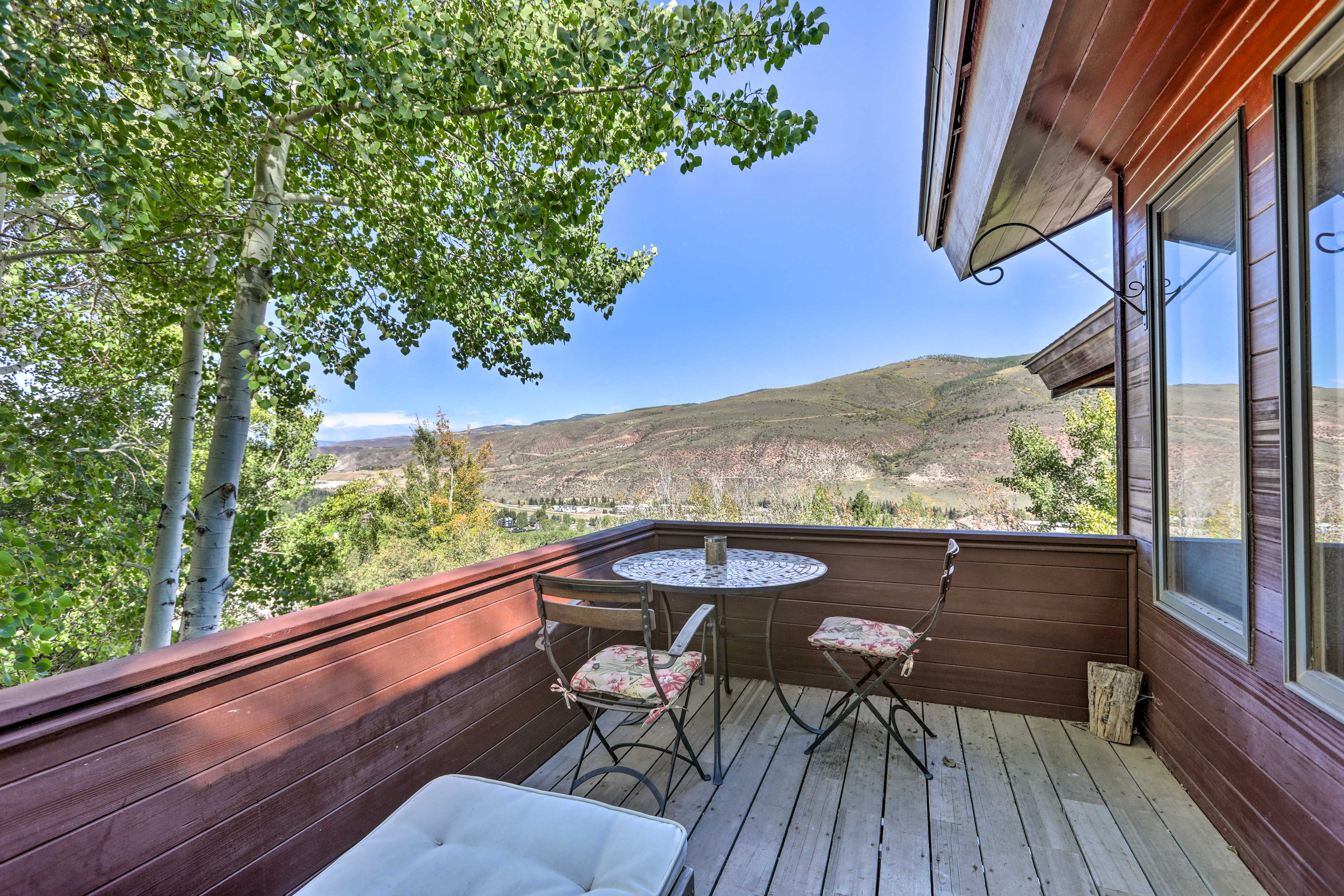 Property Image 2 - Vail ’Treehouse’ + Hot Tub, Sauna & Mtn Views