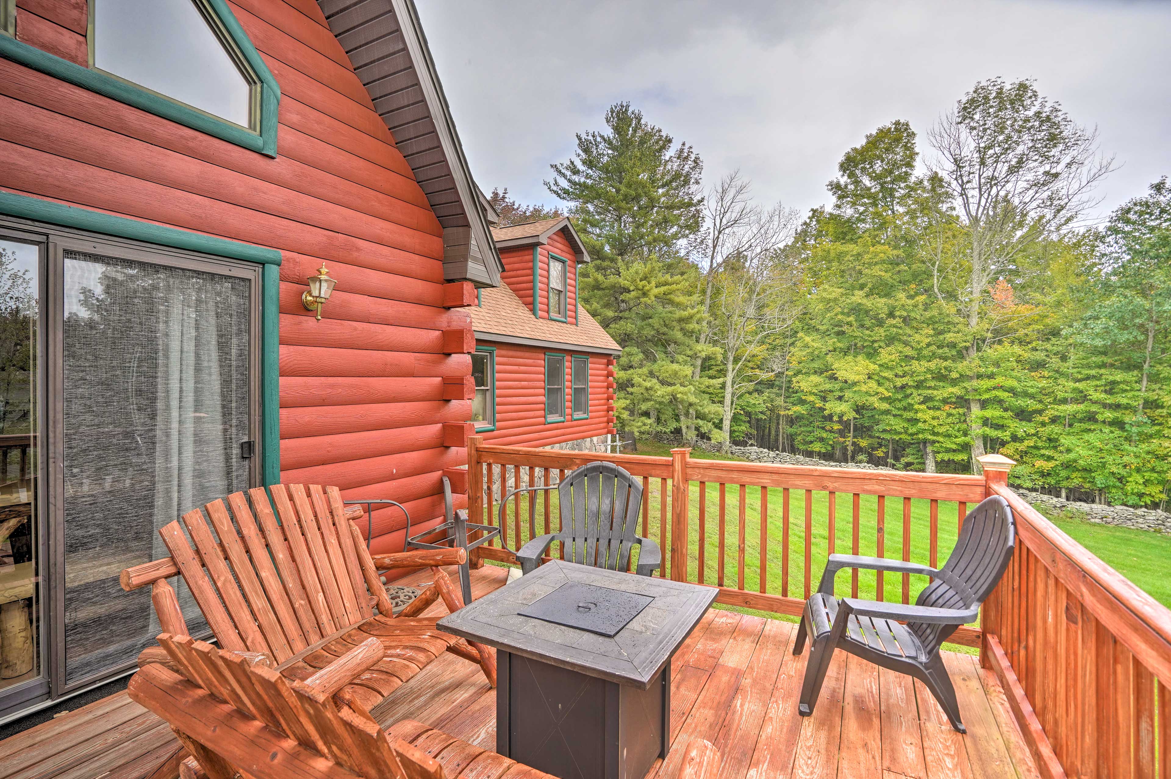 Grand Windham Retreat w/ Fire Pit & Game Room