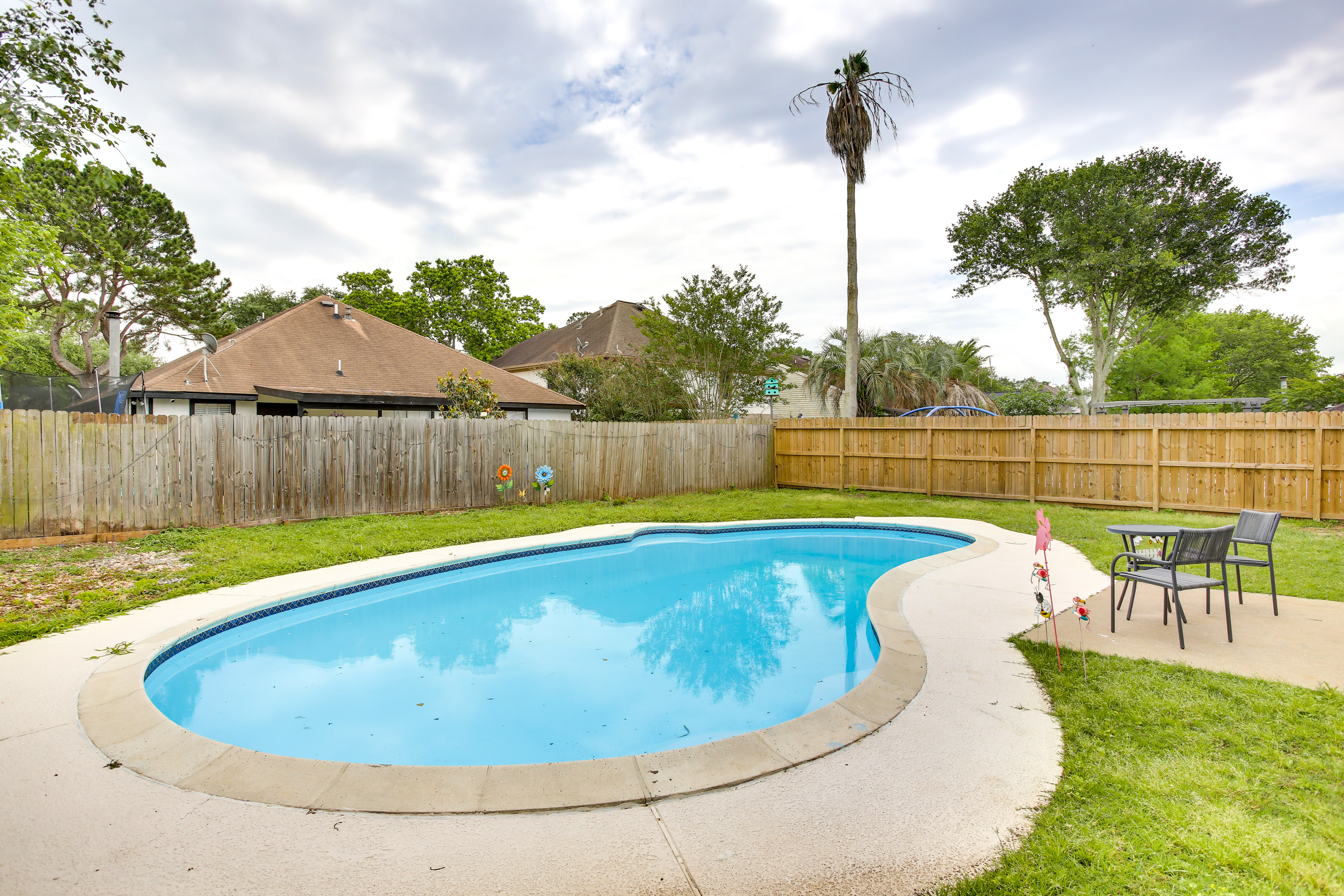 Texas Gulf Coast Vacation Rental: Private Pool!
