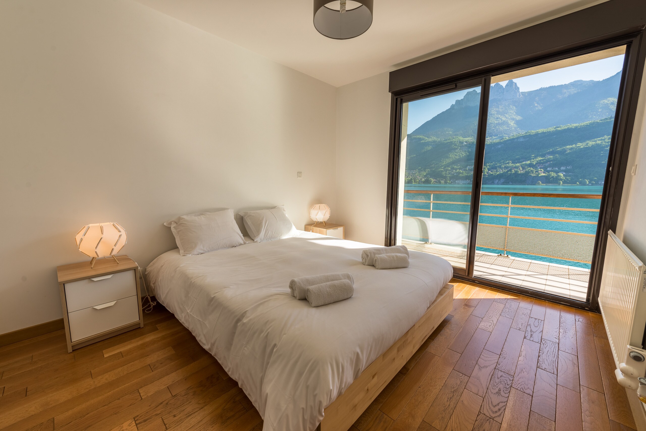 Annecy lake view bedroom