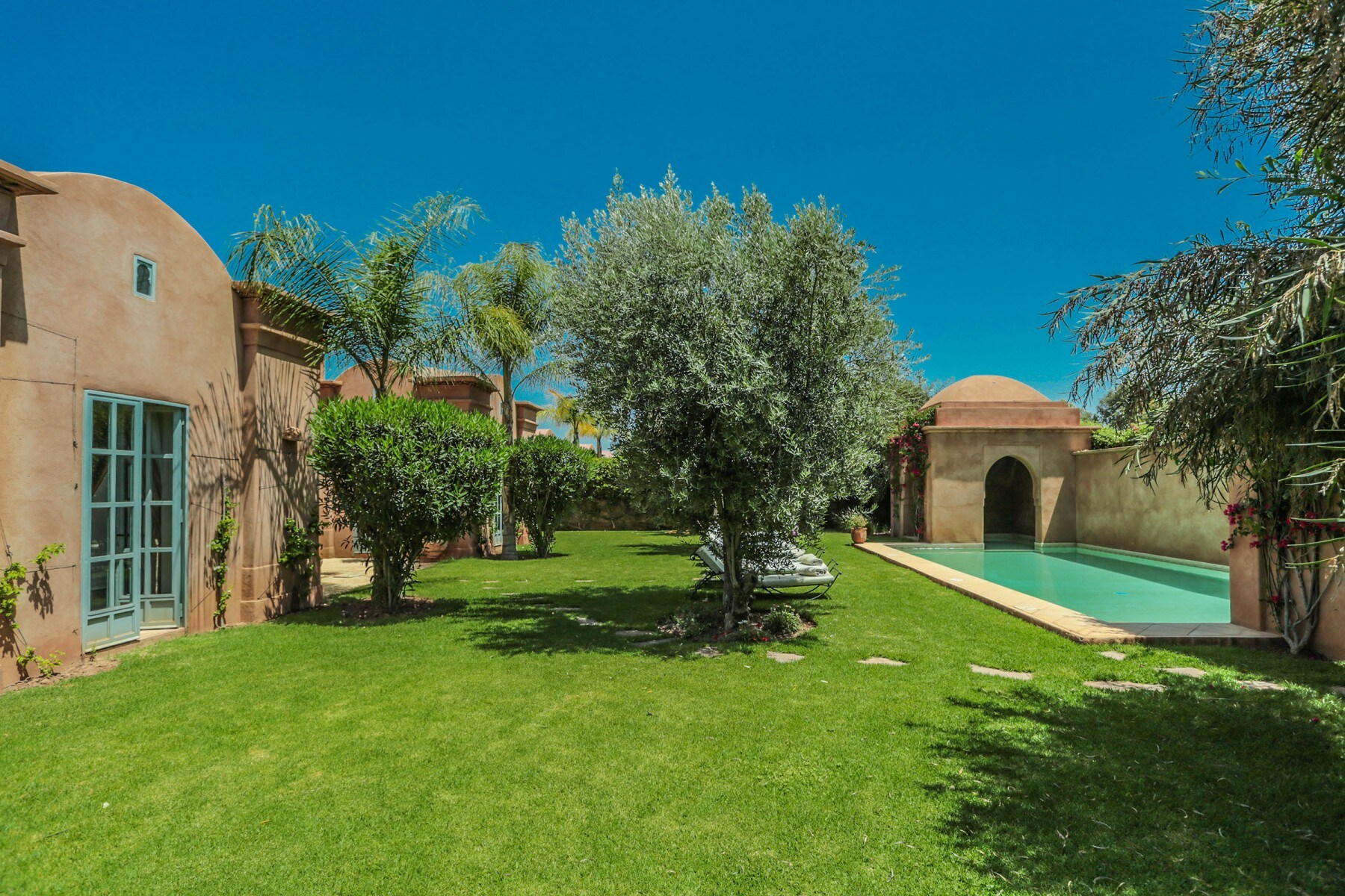 Property Image 2 - Beautiful Tranquil Villa with Vast Garden and Pool