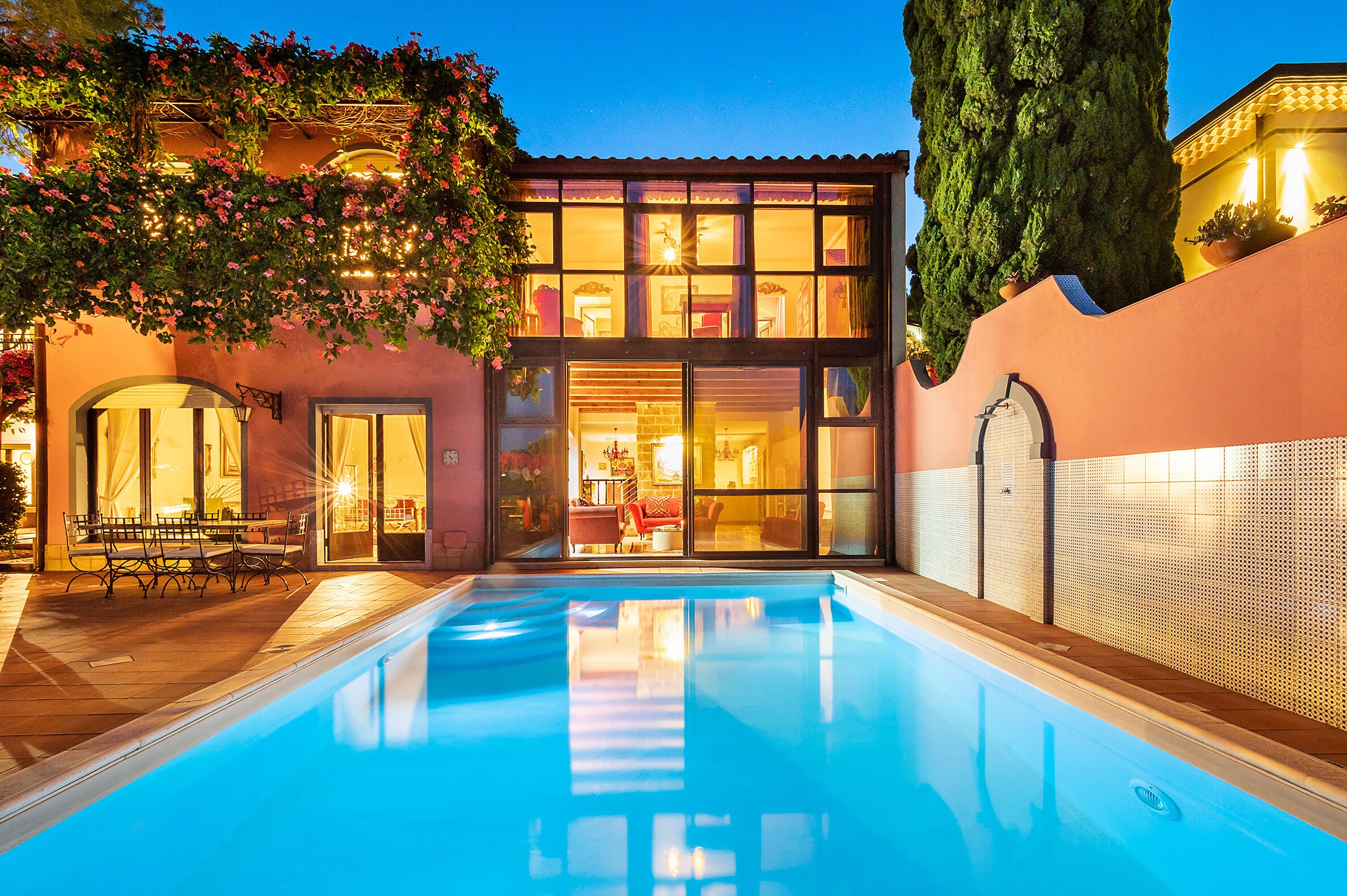 Property Image 1 - Prestigious villa with pool inTaormina