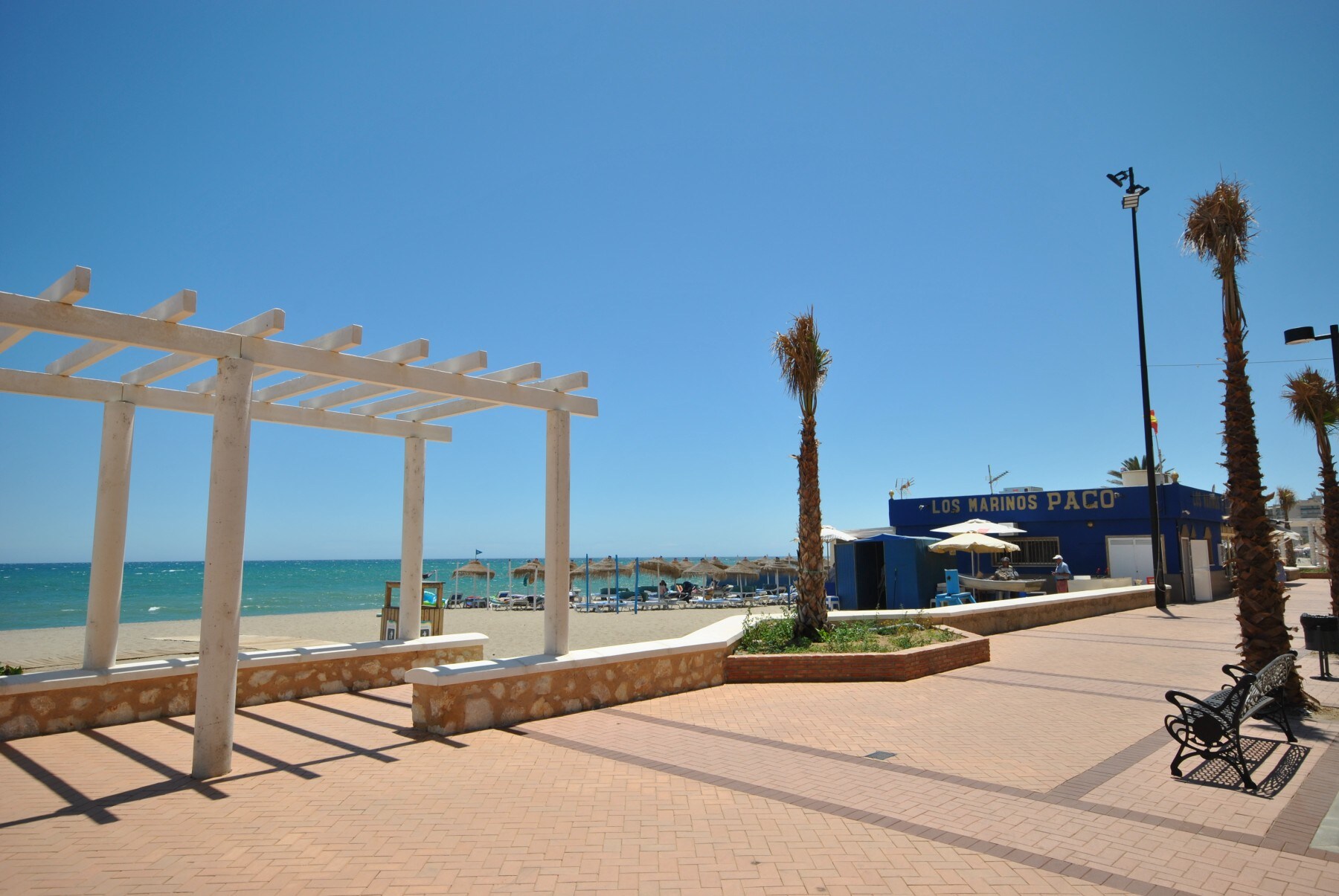 Enjoy the nearby beach of this apartment in Fuengirola