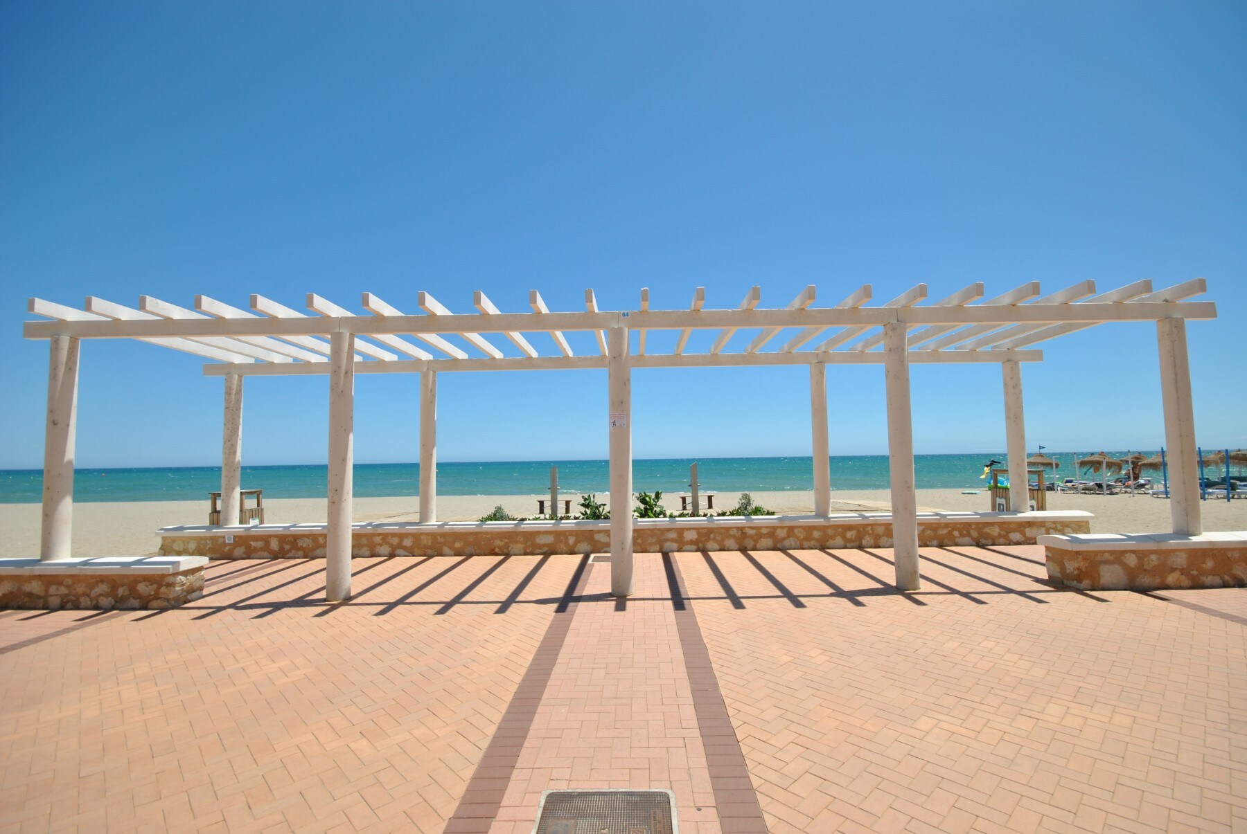 Enjoy the nearby beach of this apartment in Fuengirola