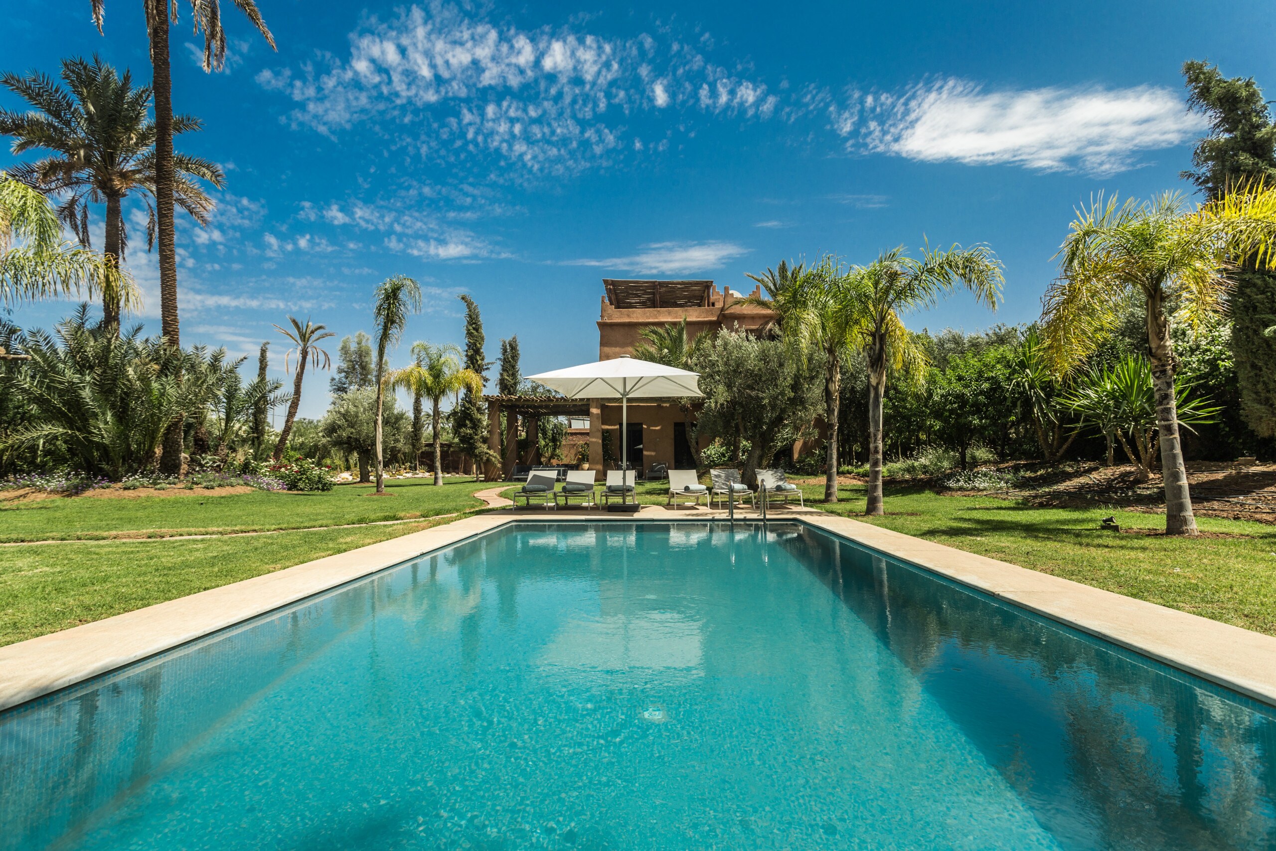 Property Image 1 - Relaxing Gorgeous Villa with Enormous Garden and Pool