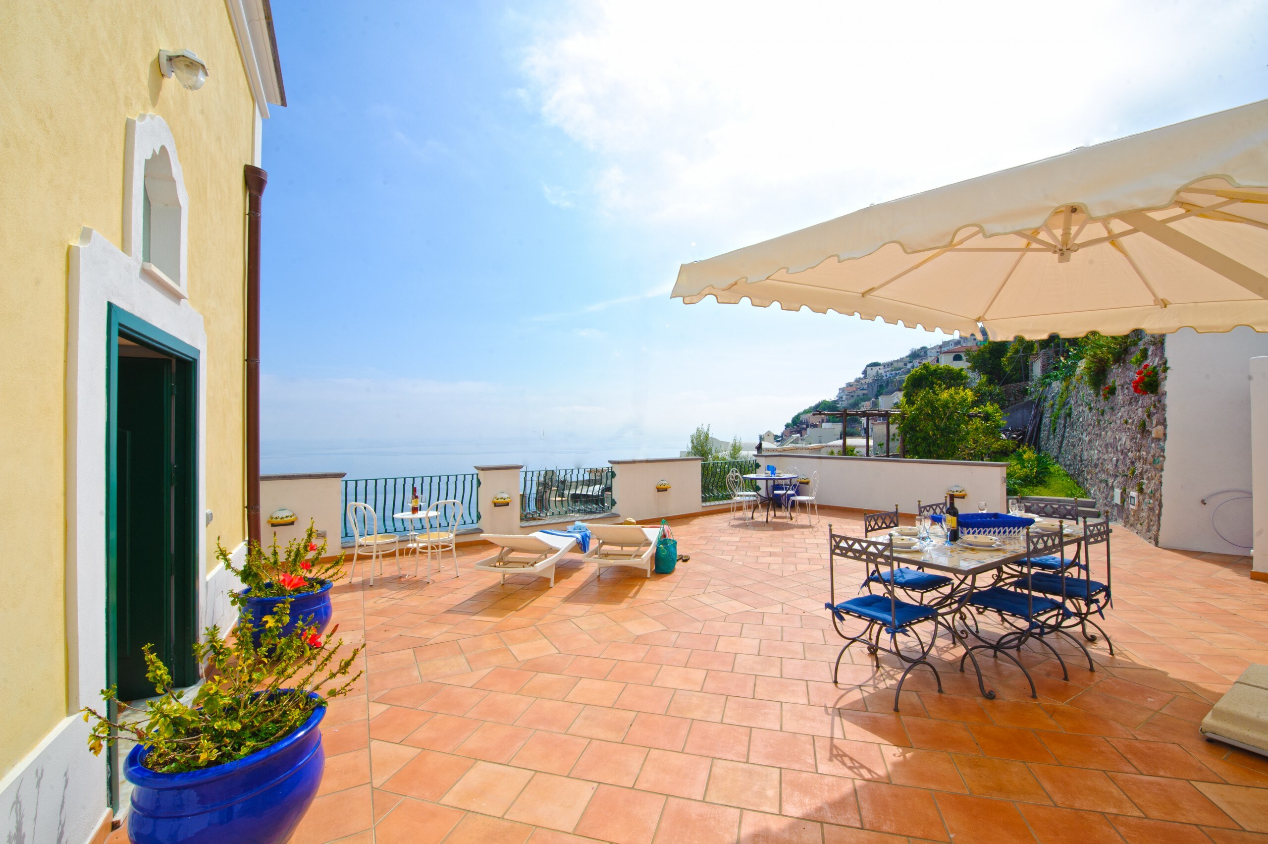 Property Image 2 - Exquisite Villa in Praiano Perfect for Families