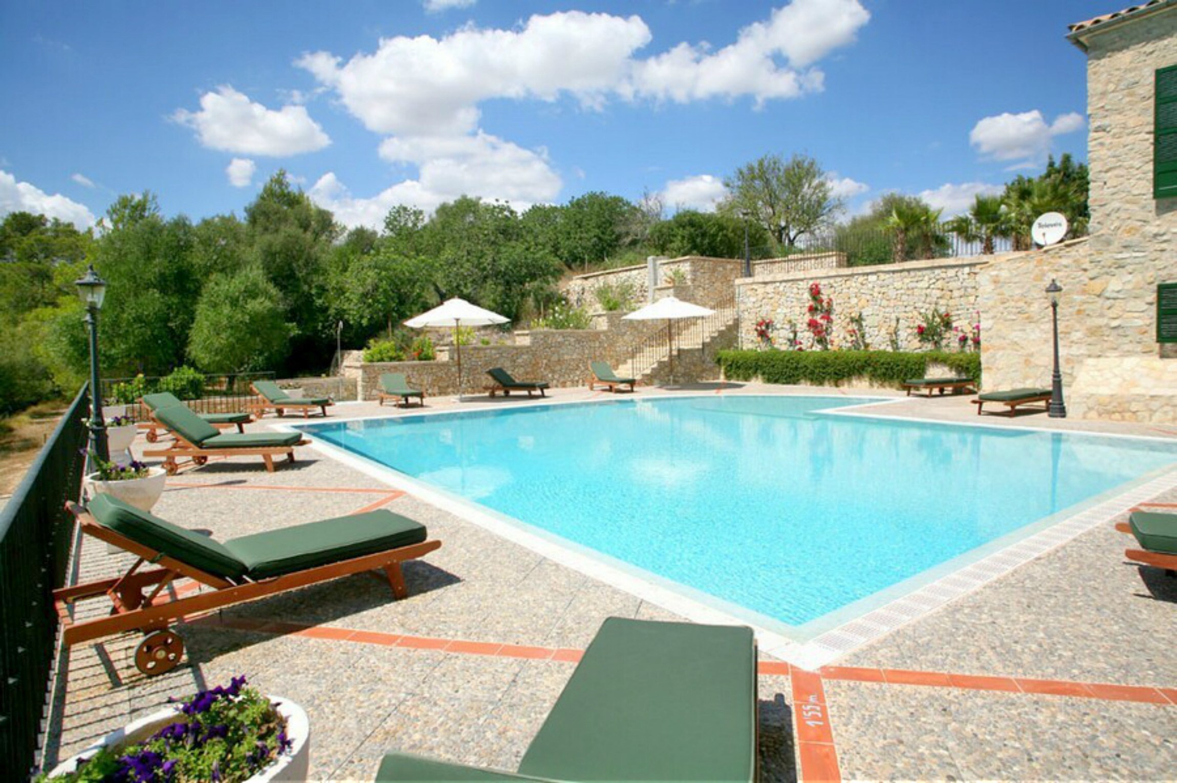 The villa has a large pool for 12 persons