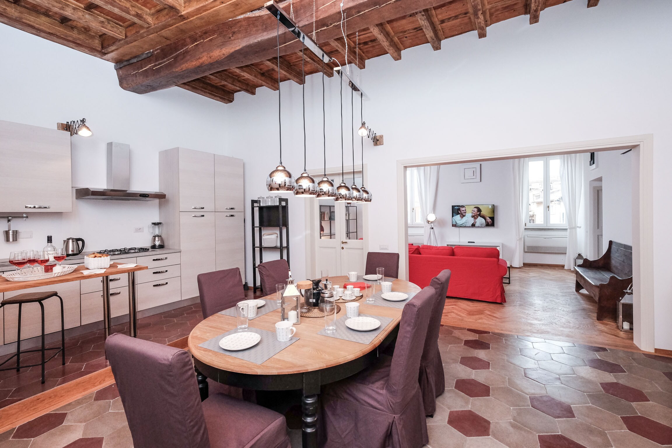 Property Image 2 - Spacious Lightfilled Apartment in Exciting Trastevere