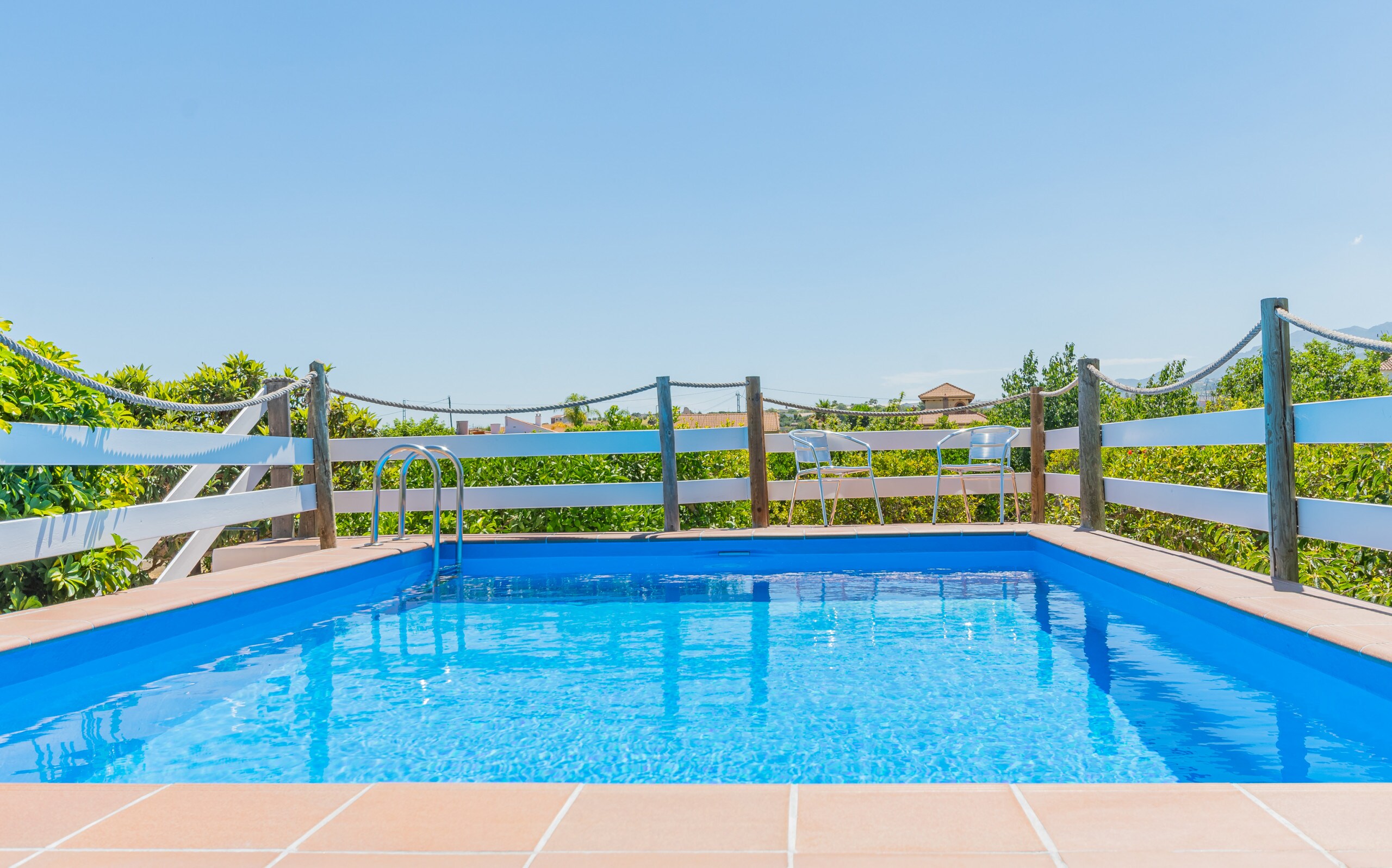 Enjoy the private pool of this Finca in Alhaurín el Grande