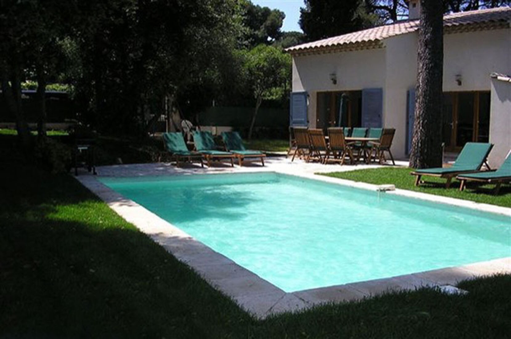 Property Image 2 - Charming Cap d’Antibes villa with private pool only a stroll to the beach