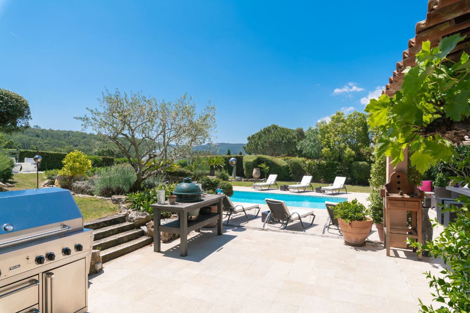 Property Image 2 - Great 3 bedroom villa with pool and AC on the golf course near Saint-Tropez