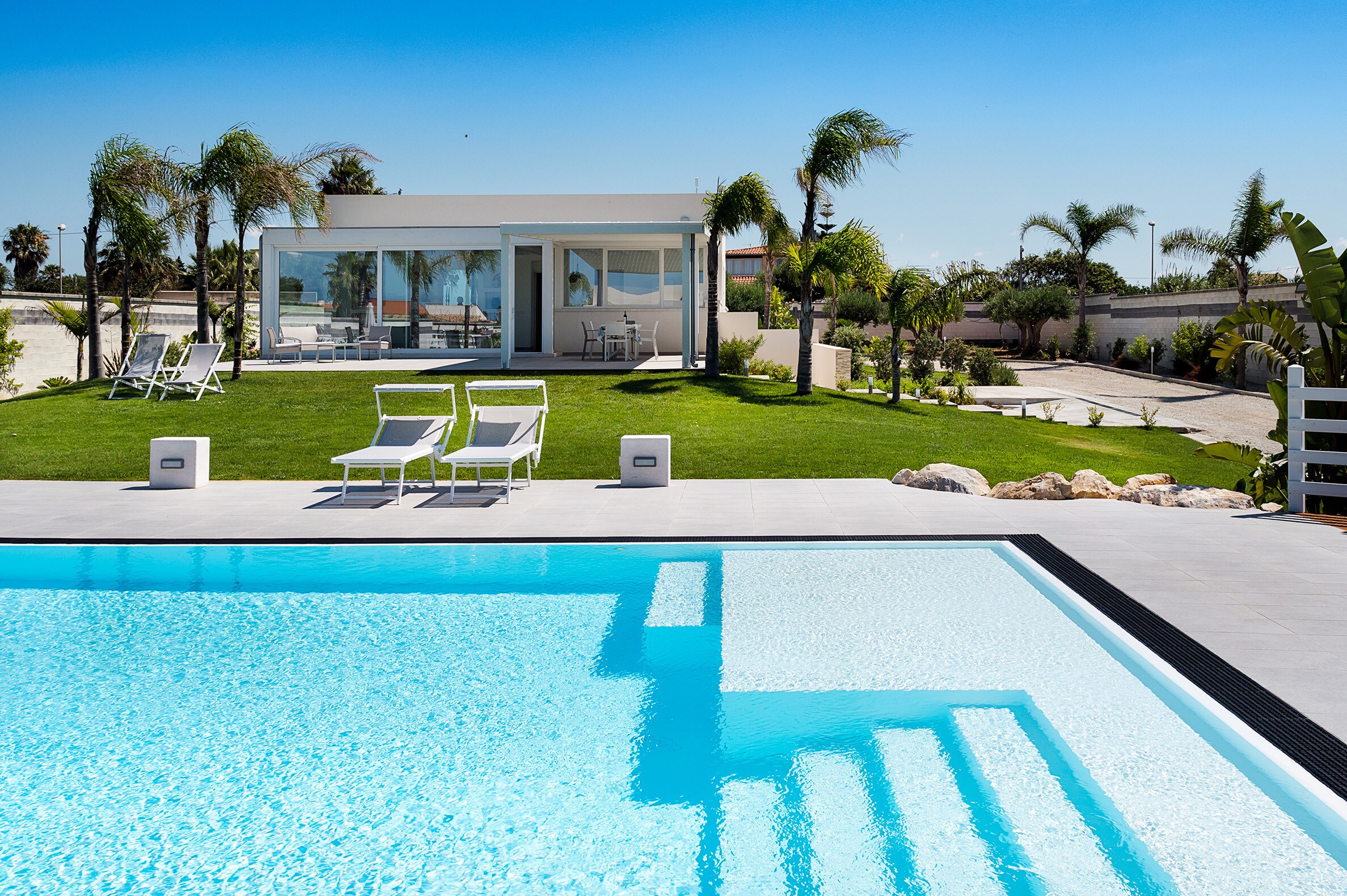 Property Image 1 - Exclusive Modern Villa close to Lido Signorino Beach