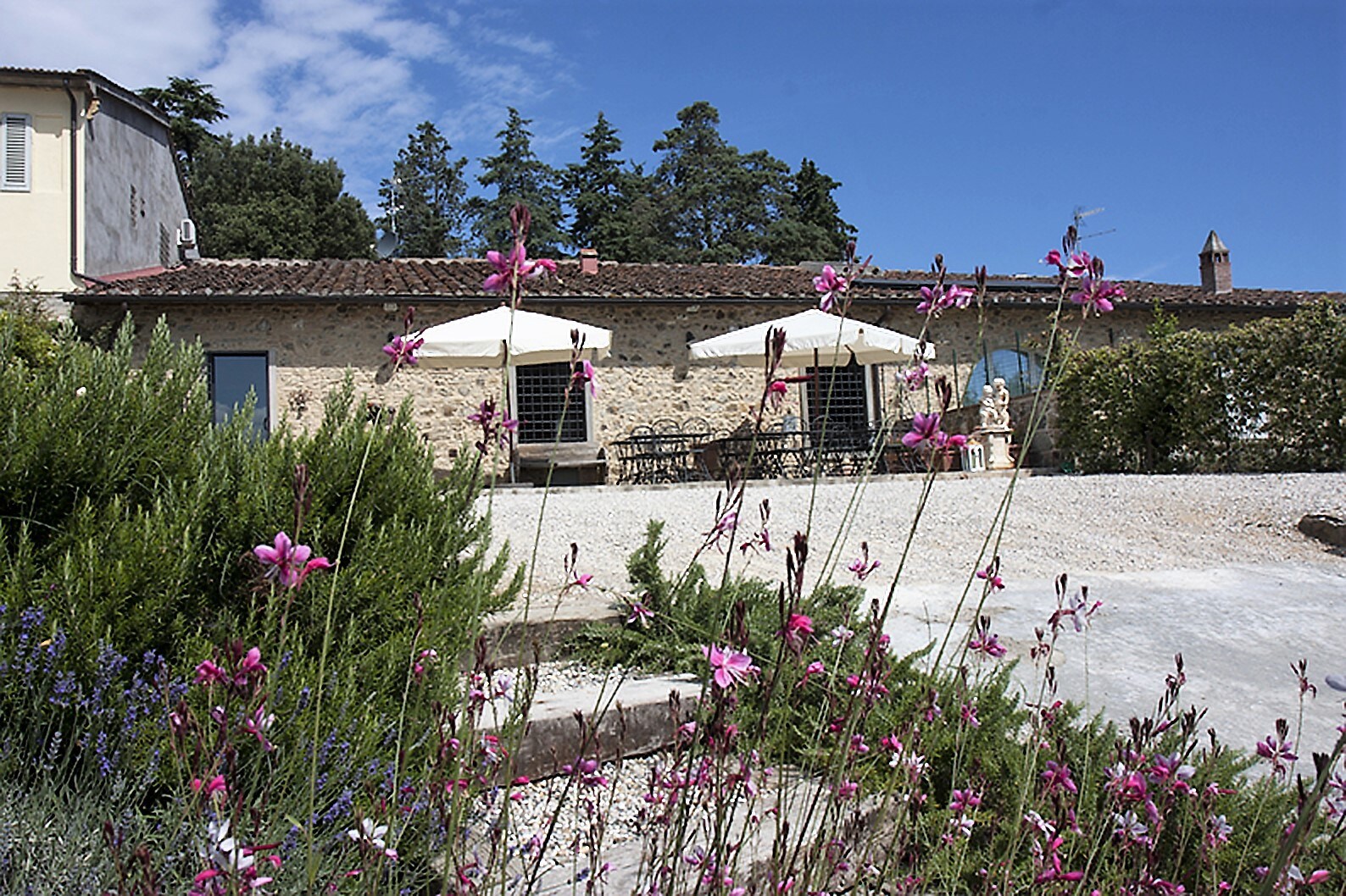 Property Image 2 - Beautiful Villa with Garden by the Tuscan Countryside