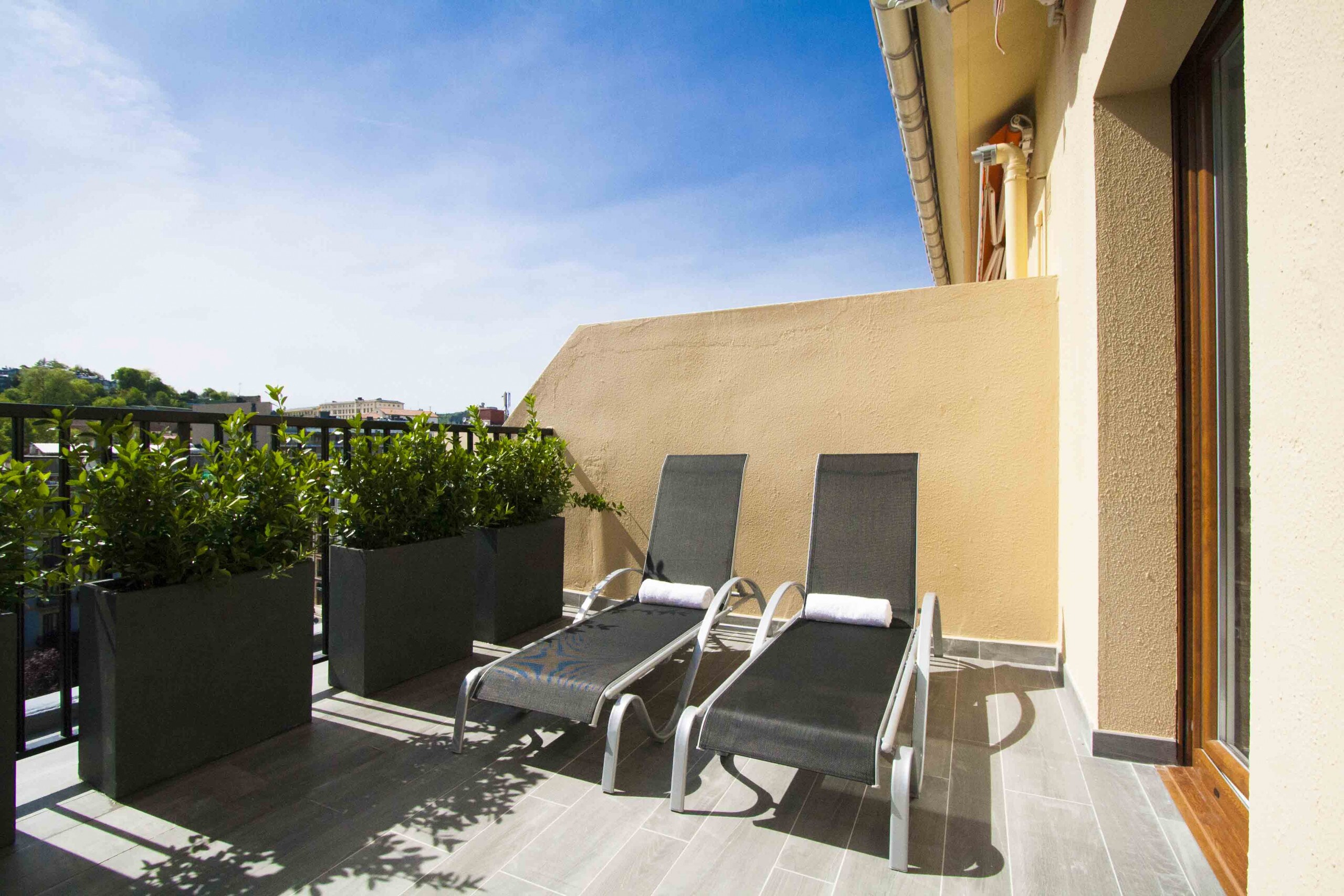 Property Image 2 - Two Bedrooms Apartment with a Large Terrace