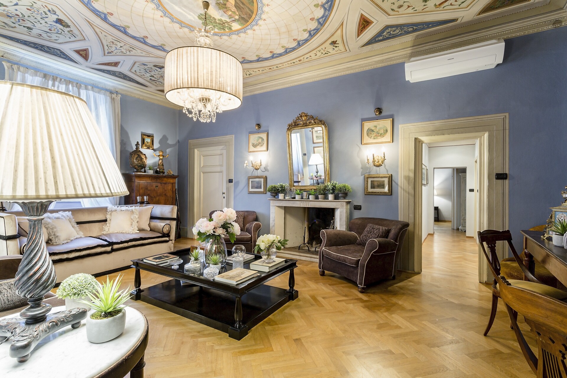 Property Image 2 - Elegant and Homey 4 Bedrooms Apartment, Air Conditioning within the Lucca Walls