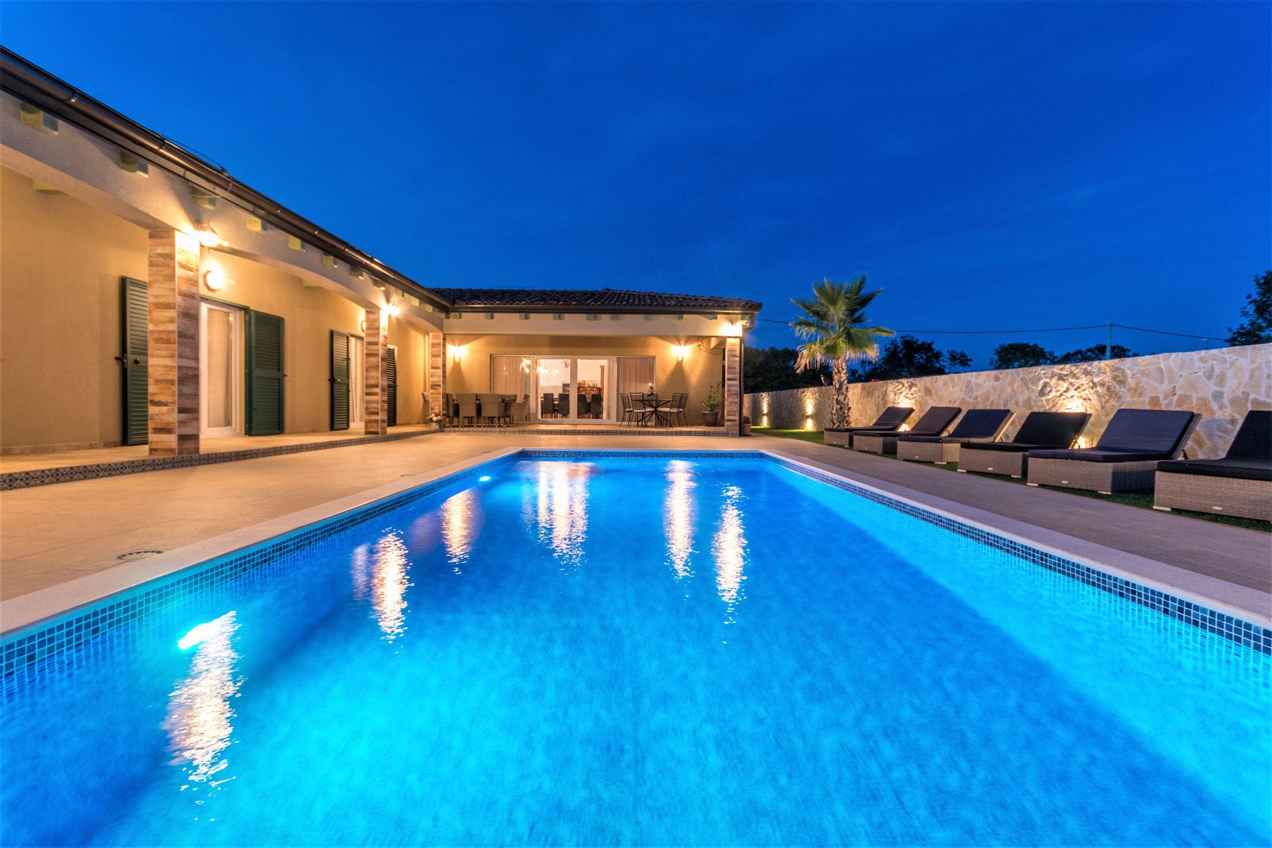 Property Image 2 - Gorgeous Trendy Villa with Heated Pool and Game Room
