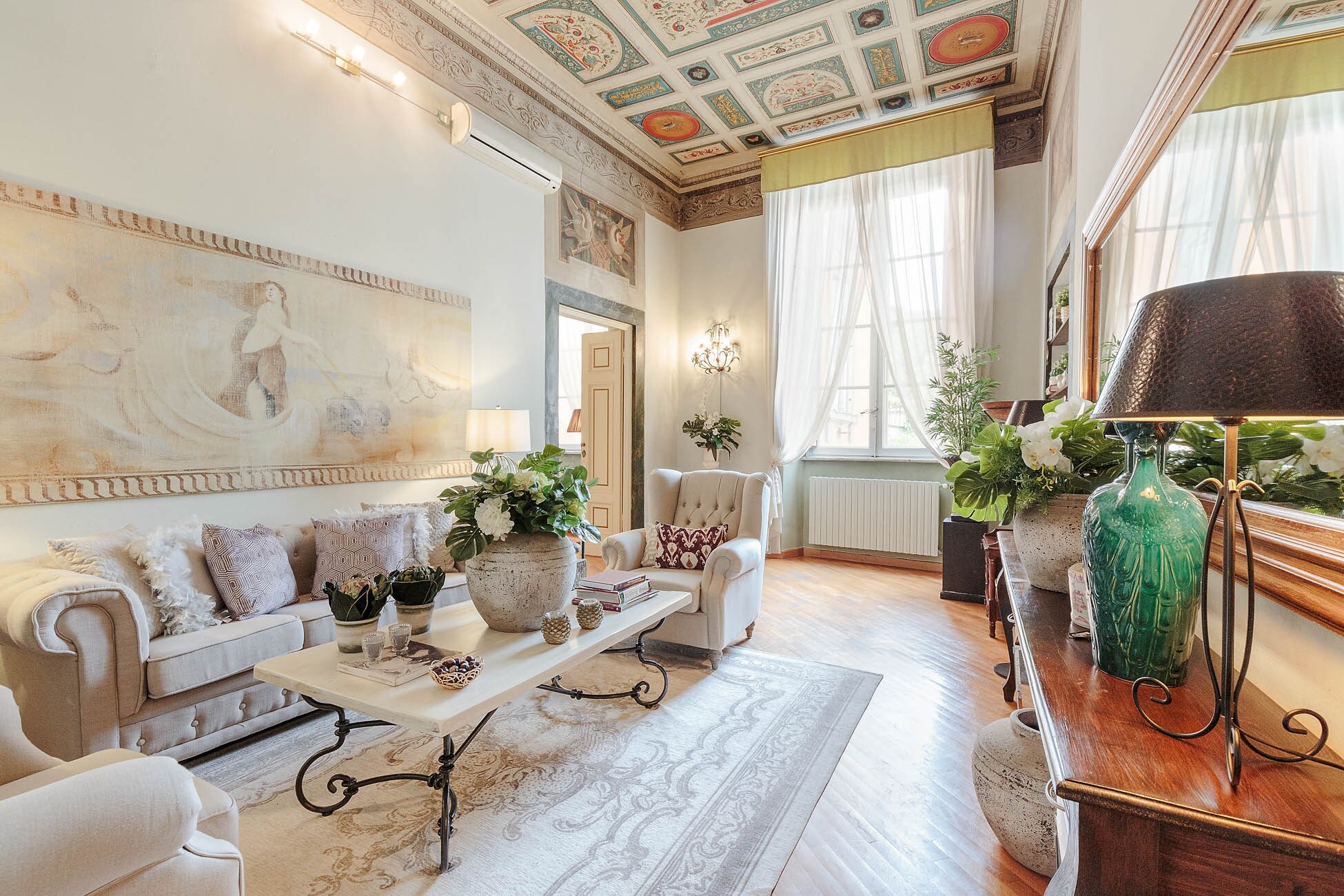 Property Image 2 - Lovely Apartment Beautifully Decorated in Lucca