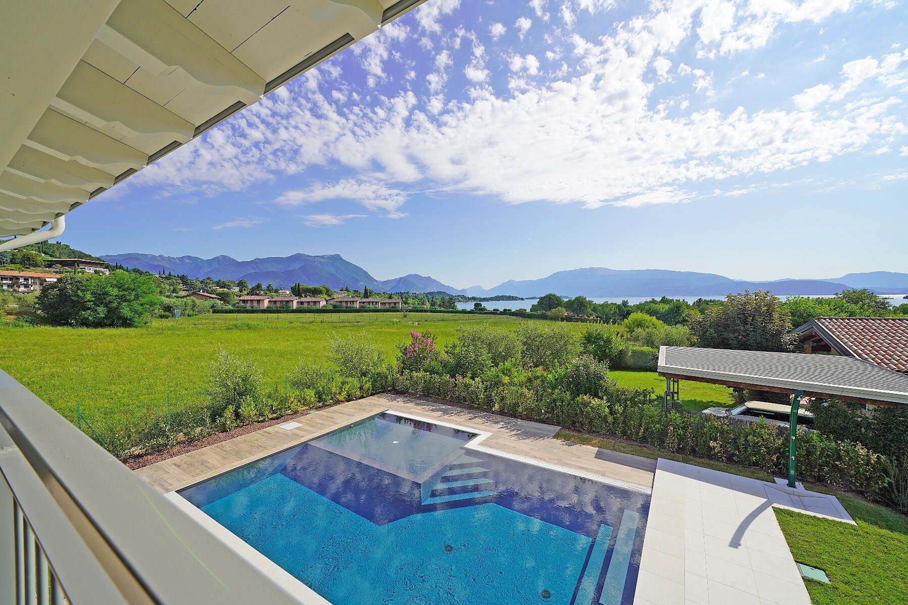 Property Image 1 - Modern and spacious house with pool and lake view in Manerba del Garda