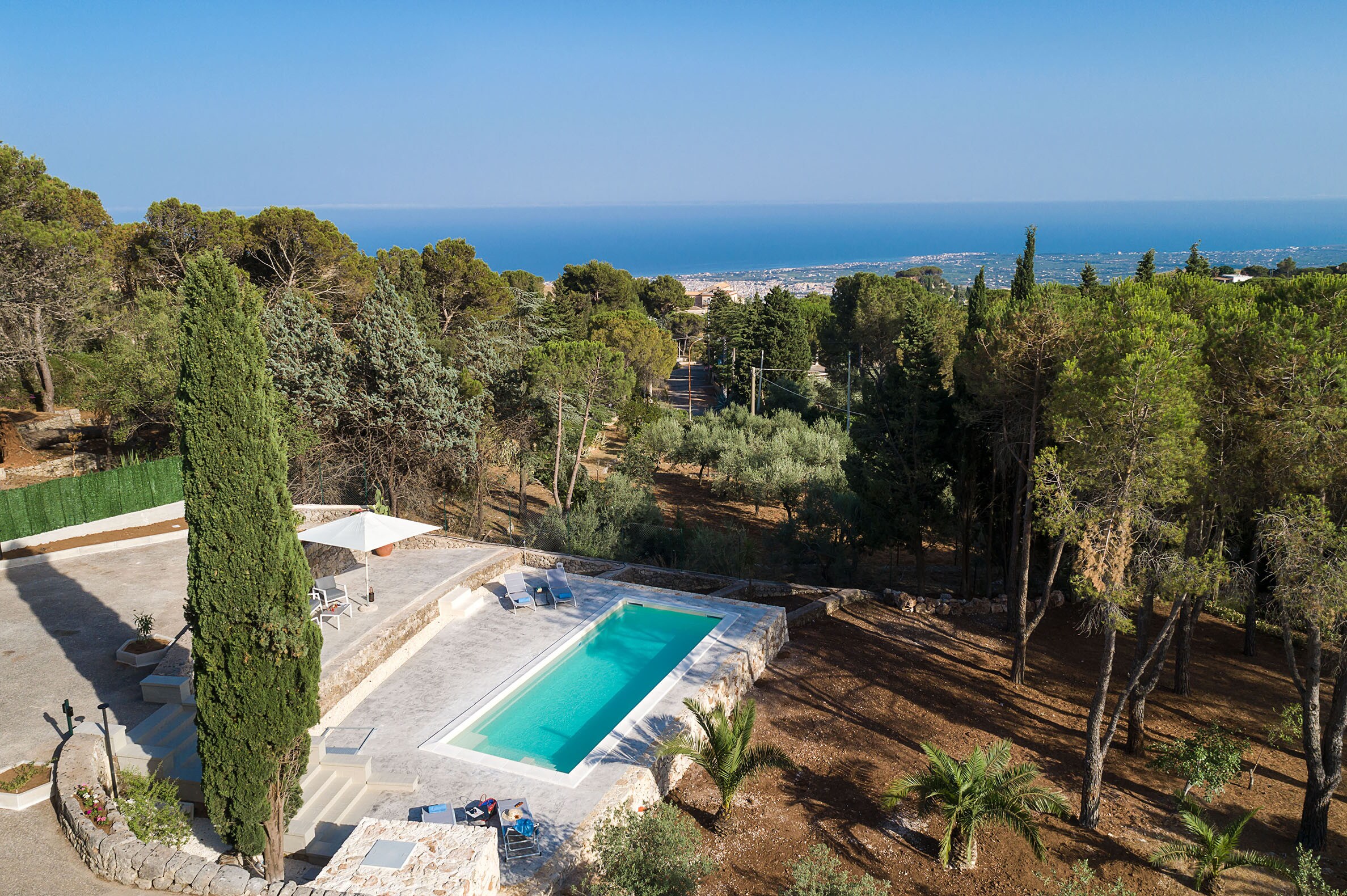 Property Image 2 - Vivid Modern Villa with Large Salt Water Pool