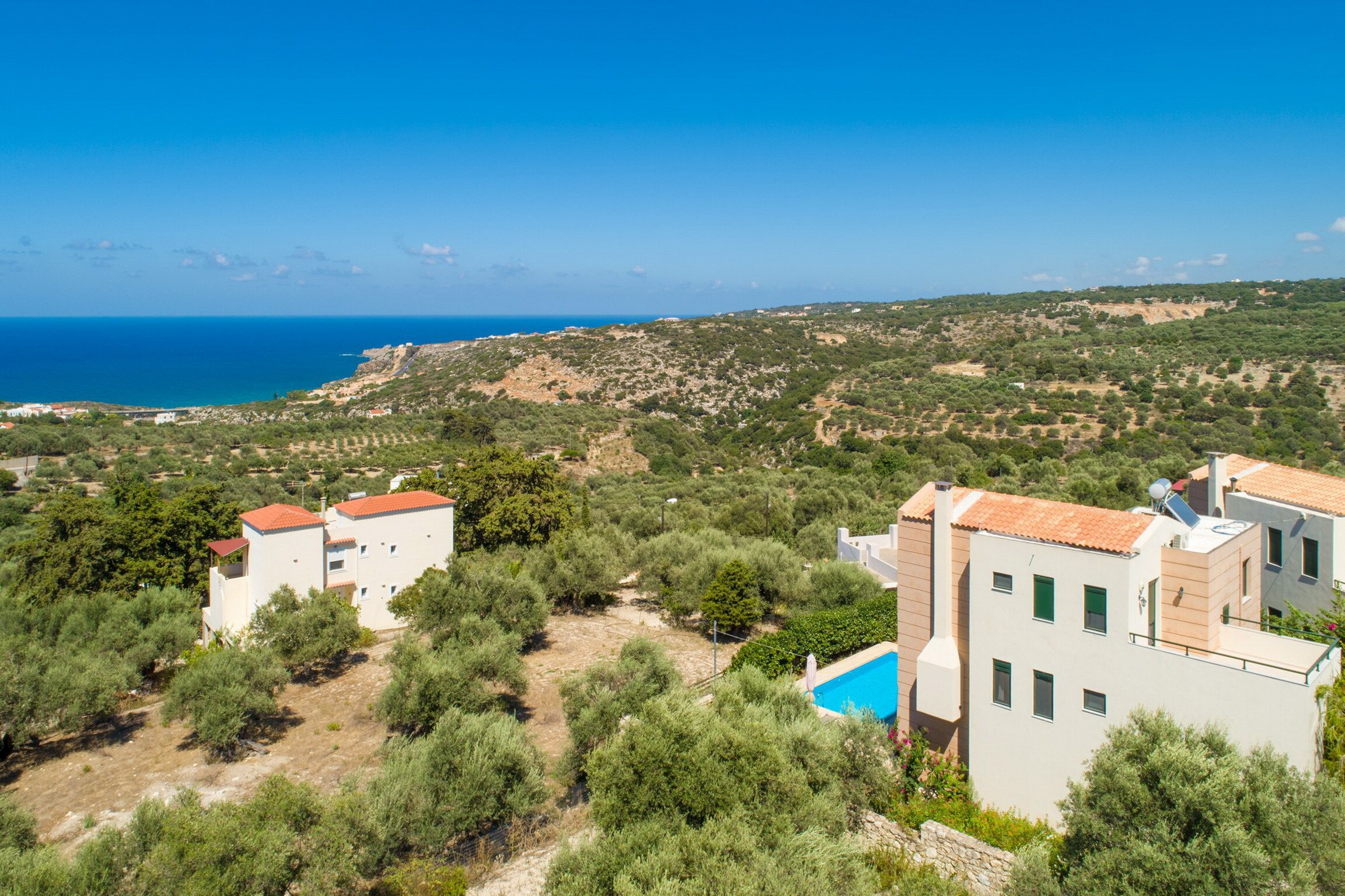 Bird's eye view of Panoramic view large villa,private pool,near taverns