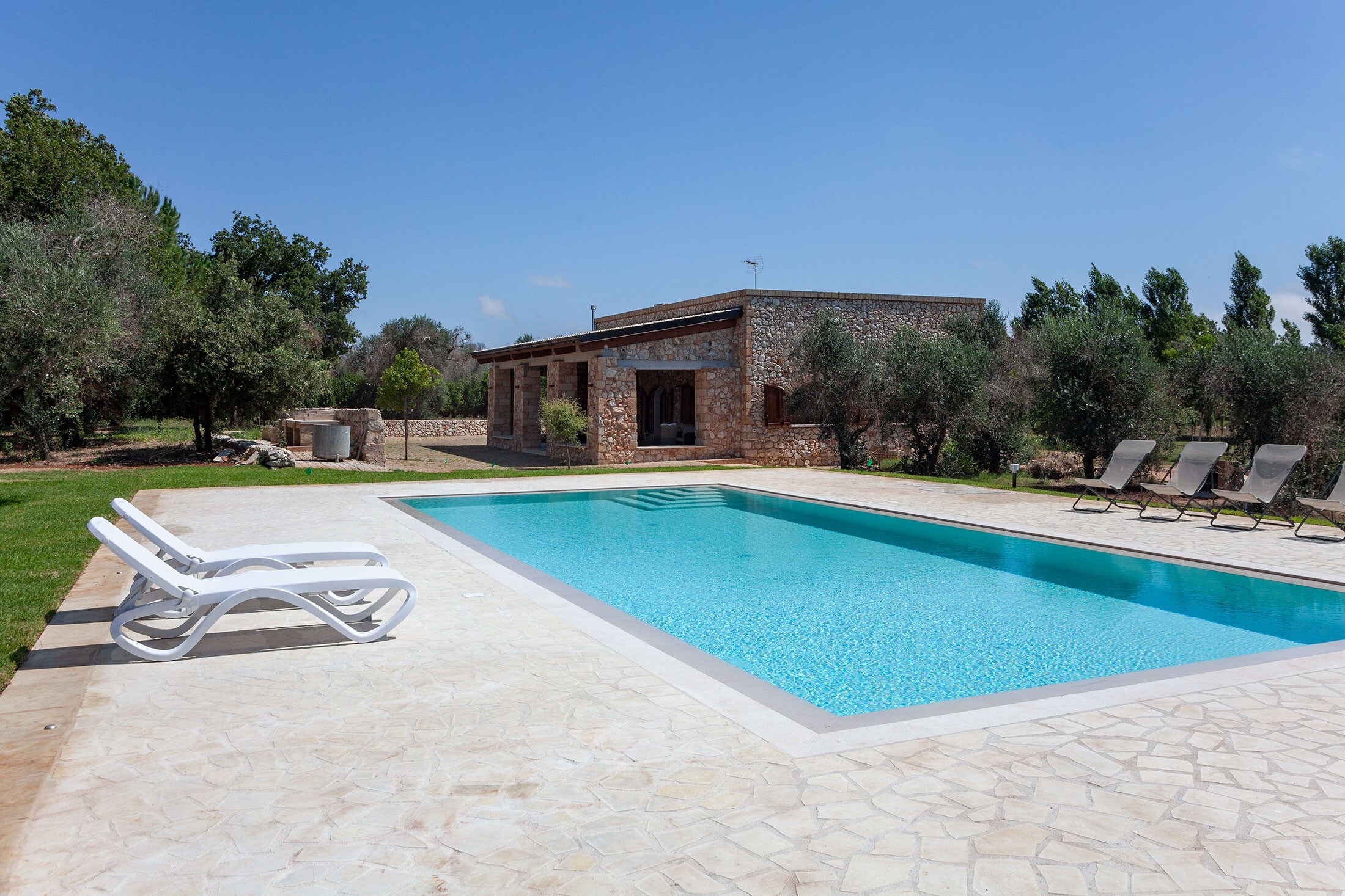 Property Image 1 - Villa Salentina near the sea (both beach and rocky coast) with private pool m250